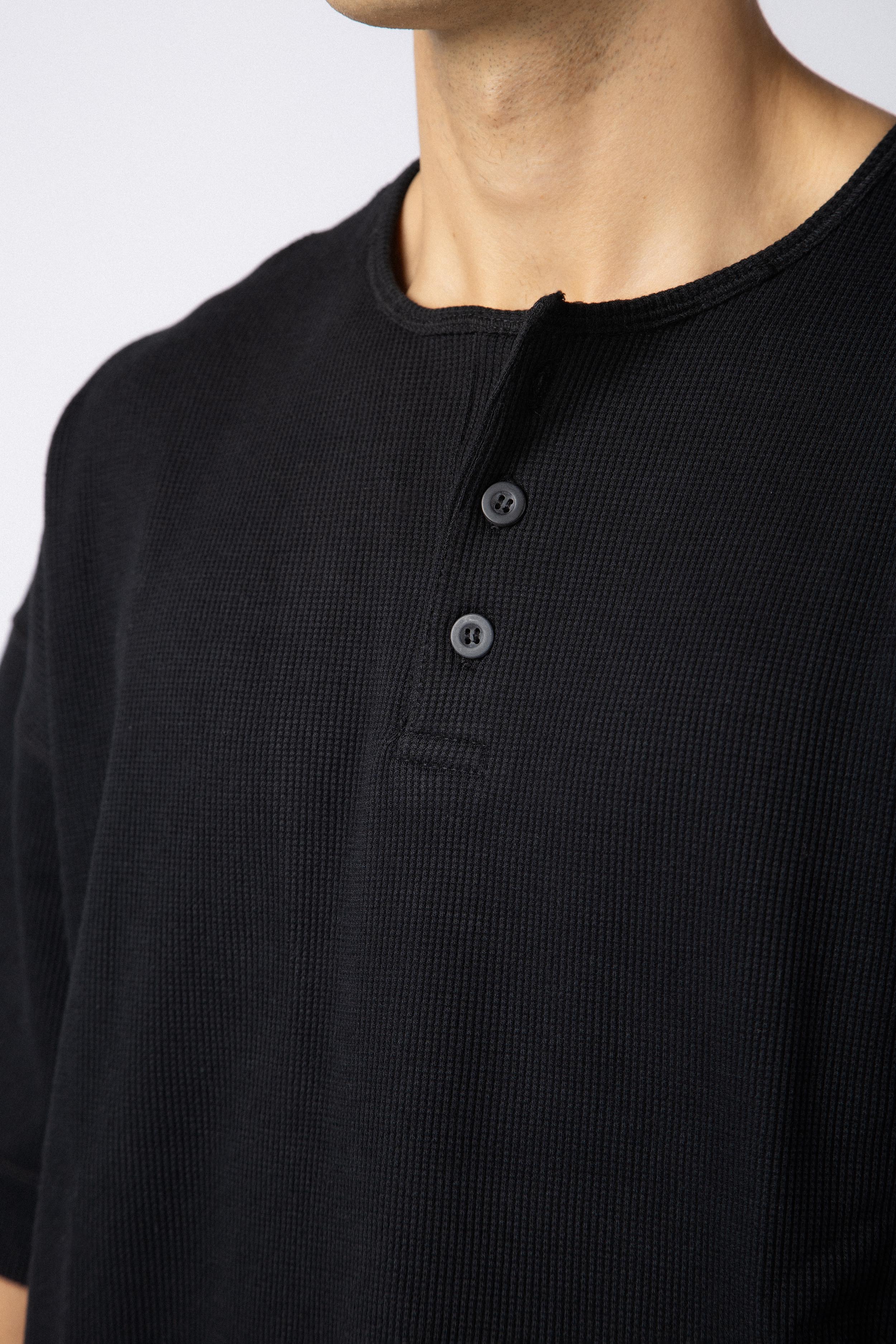 Remera Bismarck Negra