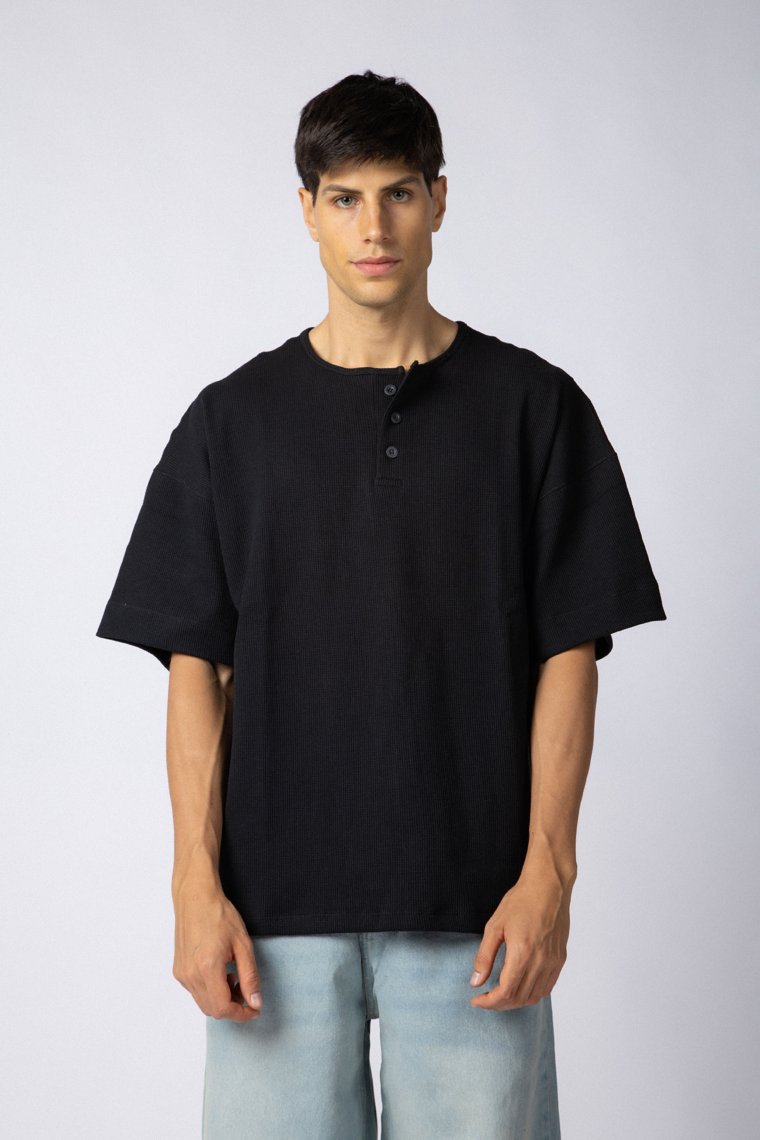 Remera Bismarck Negra