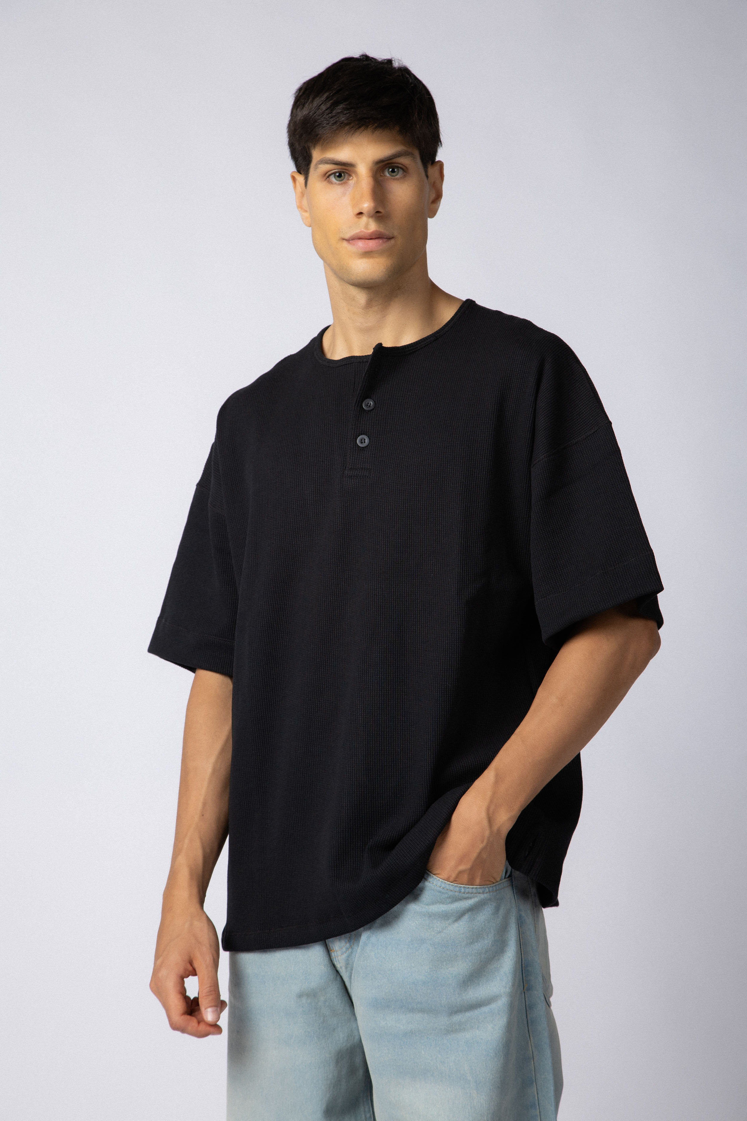 Remera Bismarck Negra