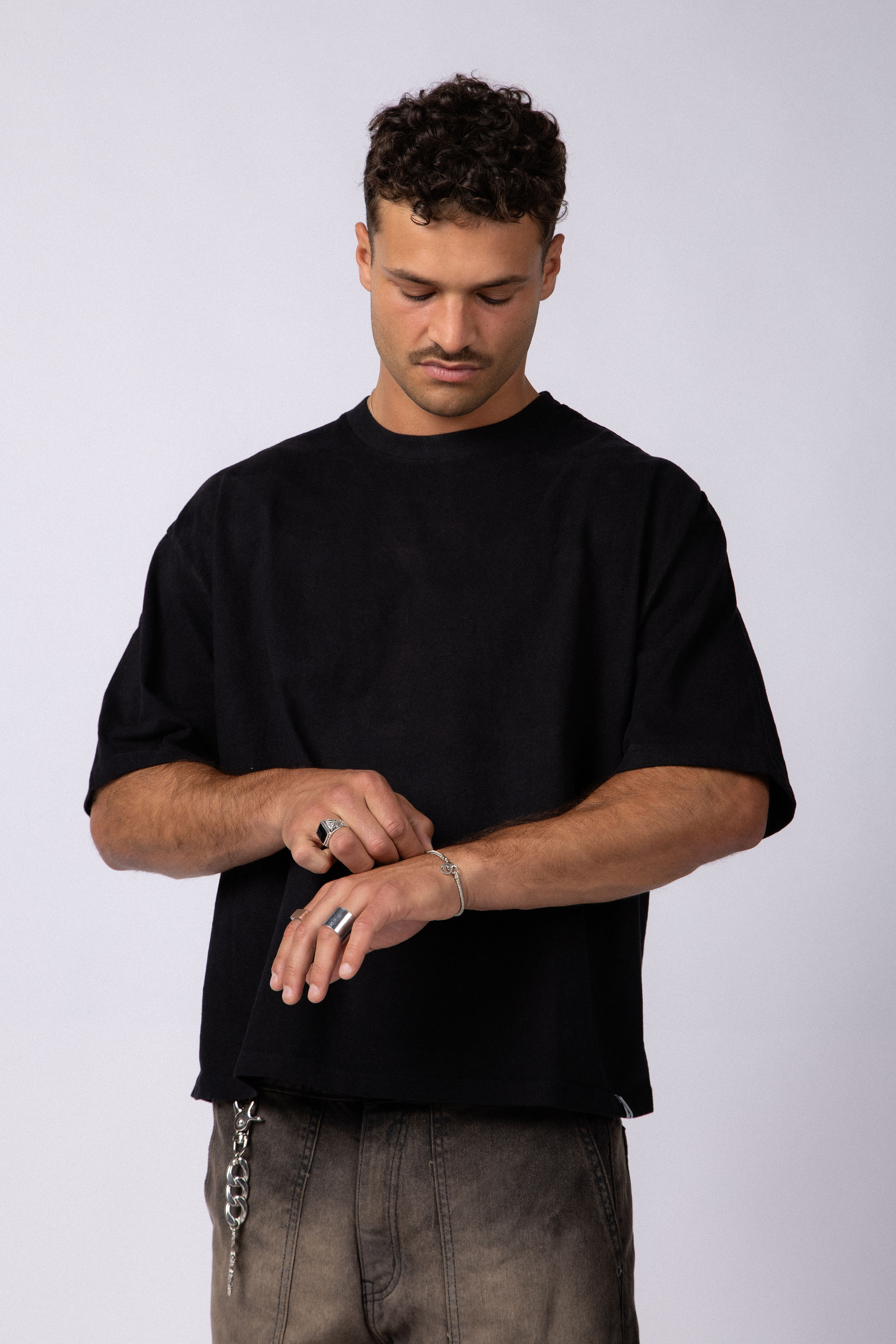 Remera Boxy Zac Negra