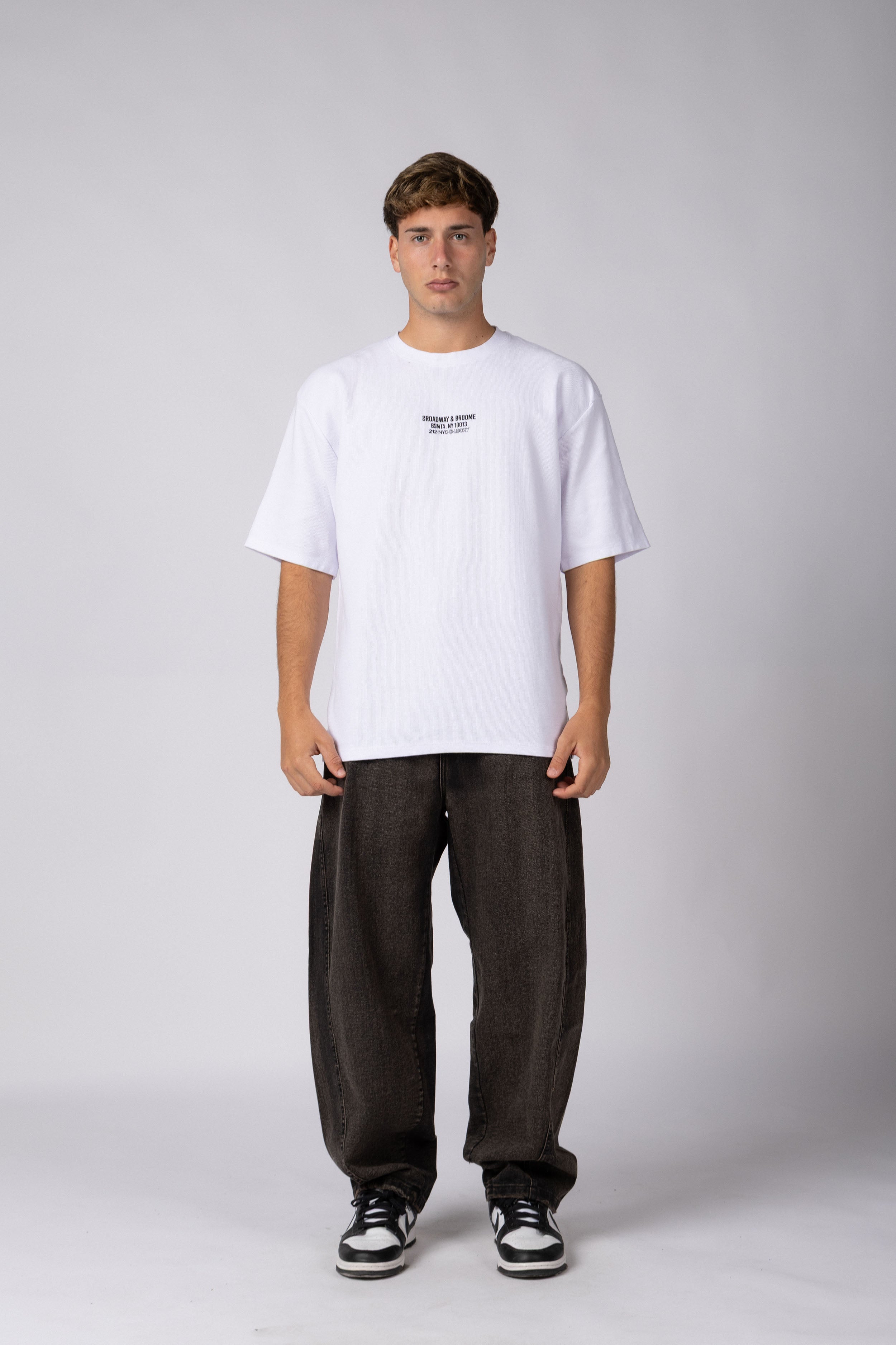 Remera Over Molt Broadway Blanca