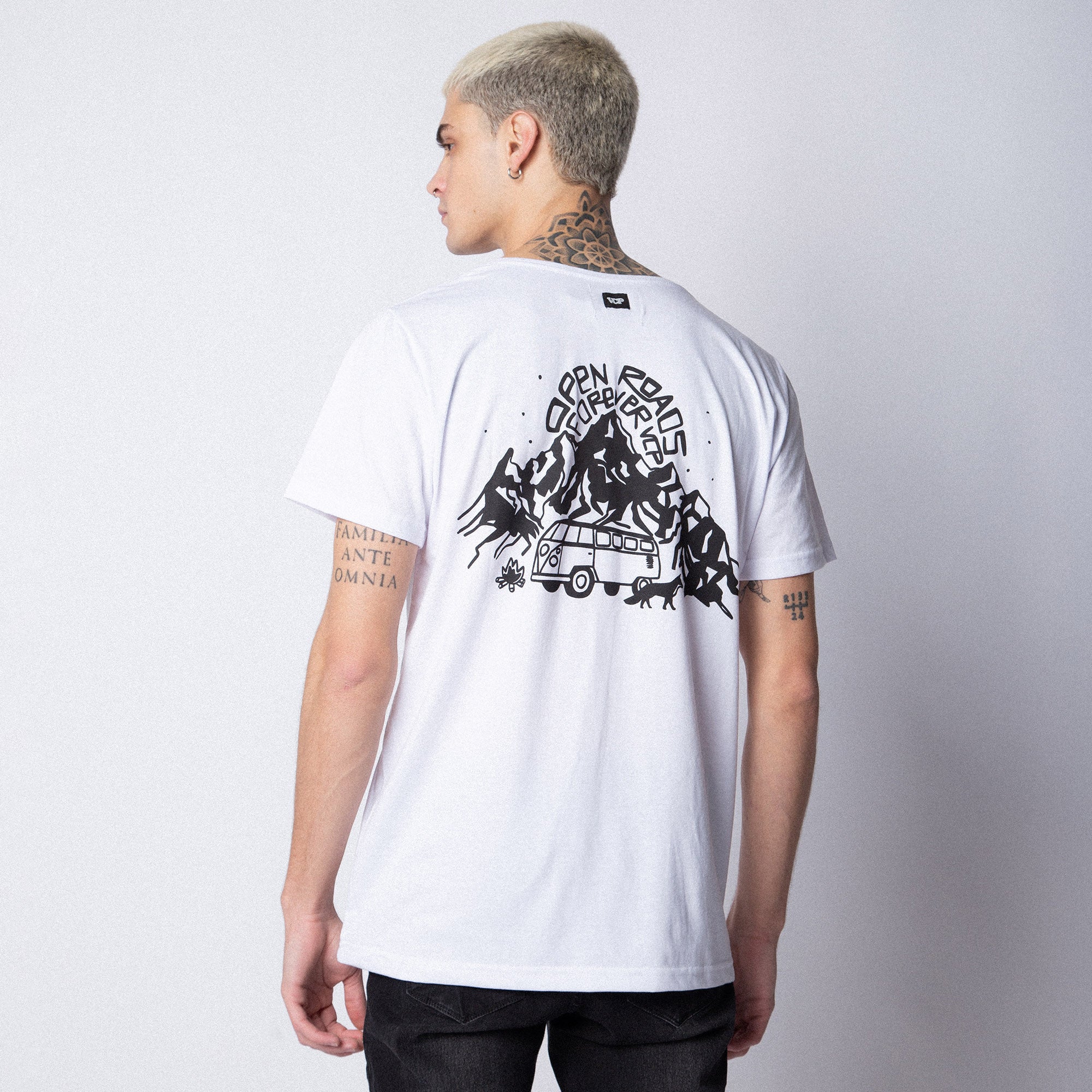 Remera Roads Blanca