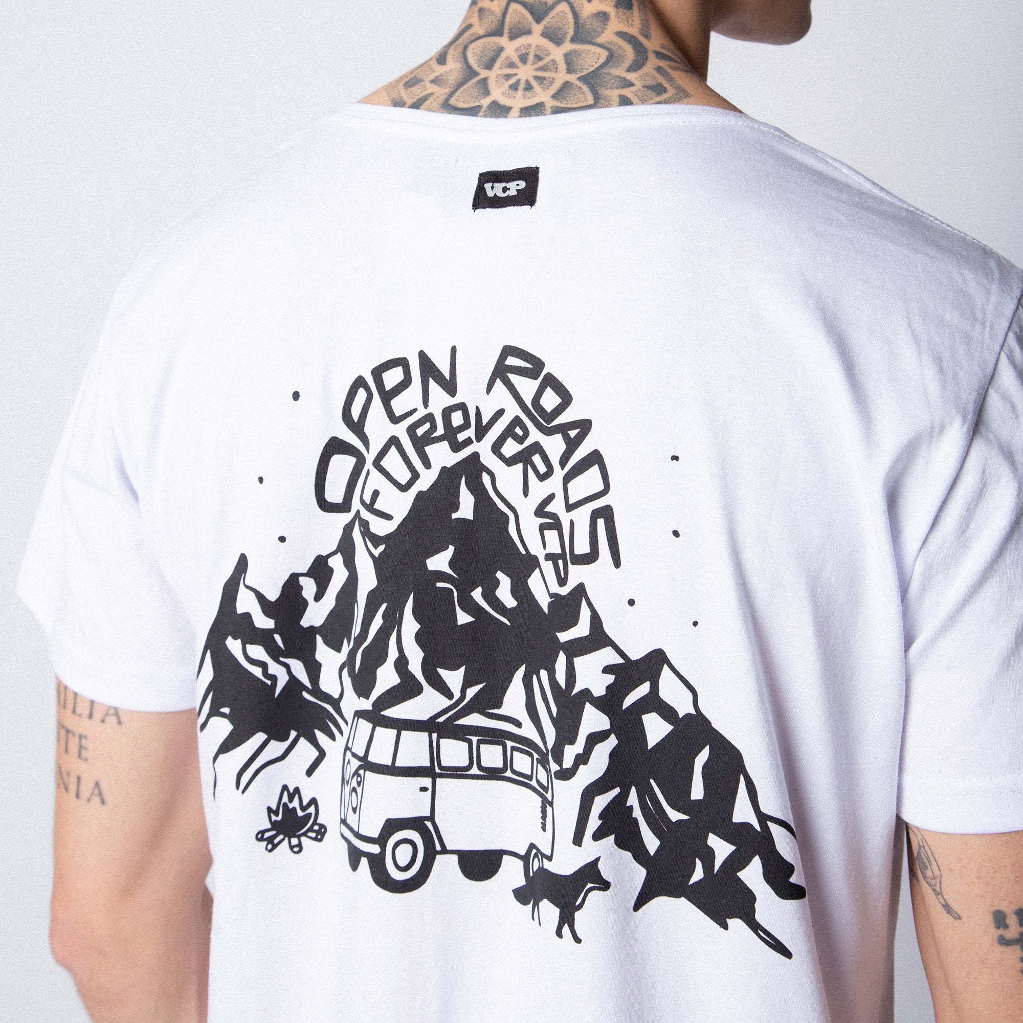 Remera Roads Blanca