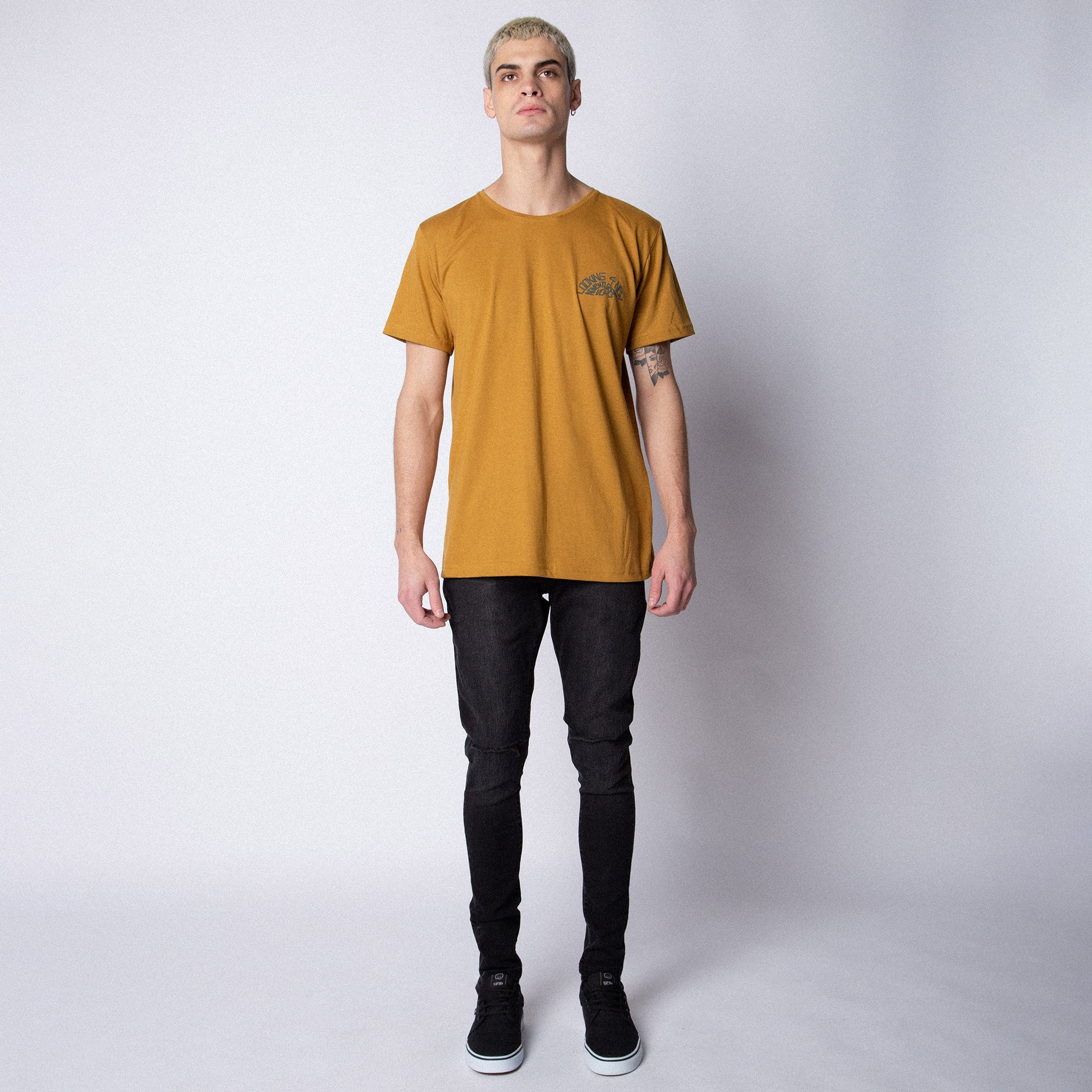 Remera Roads Mostaza