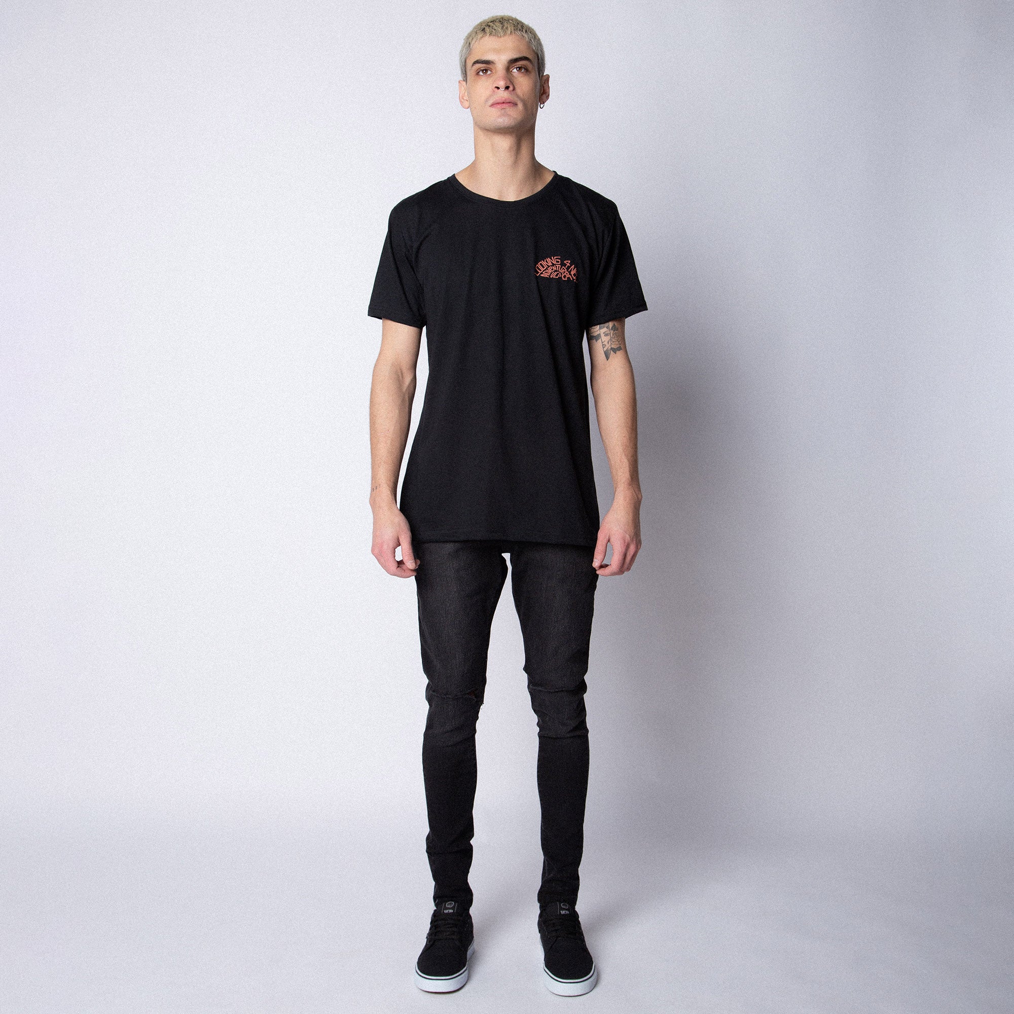 Remera Roads Negra