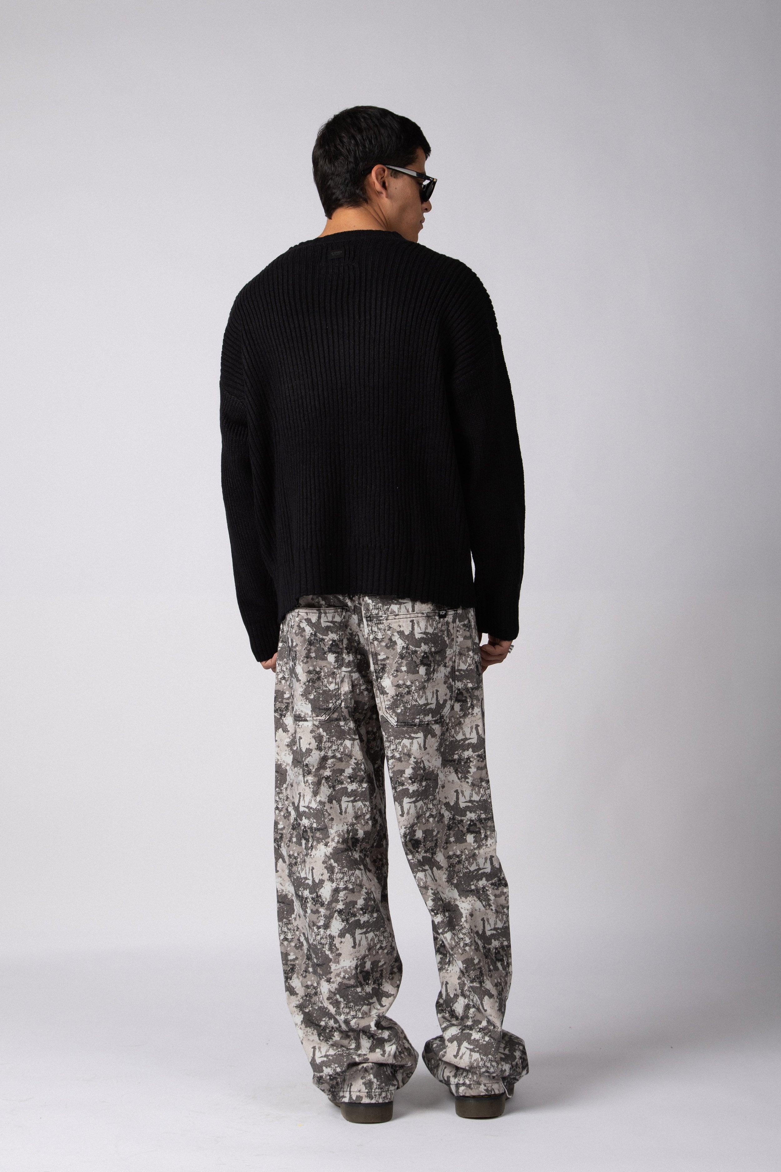 Sweater Identity Negro