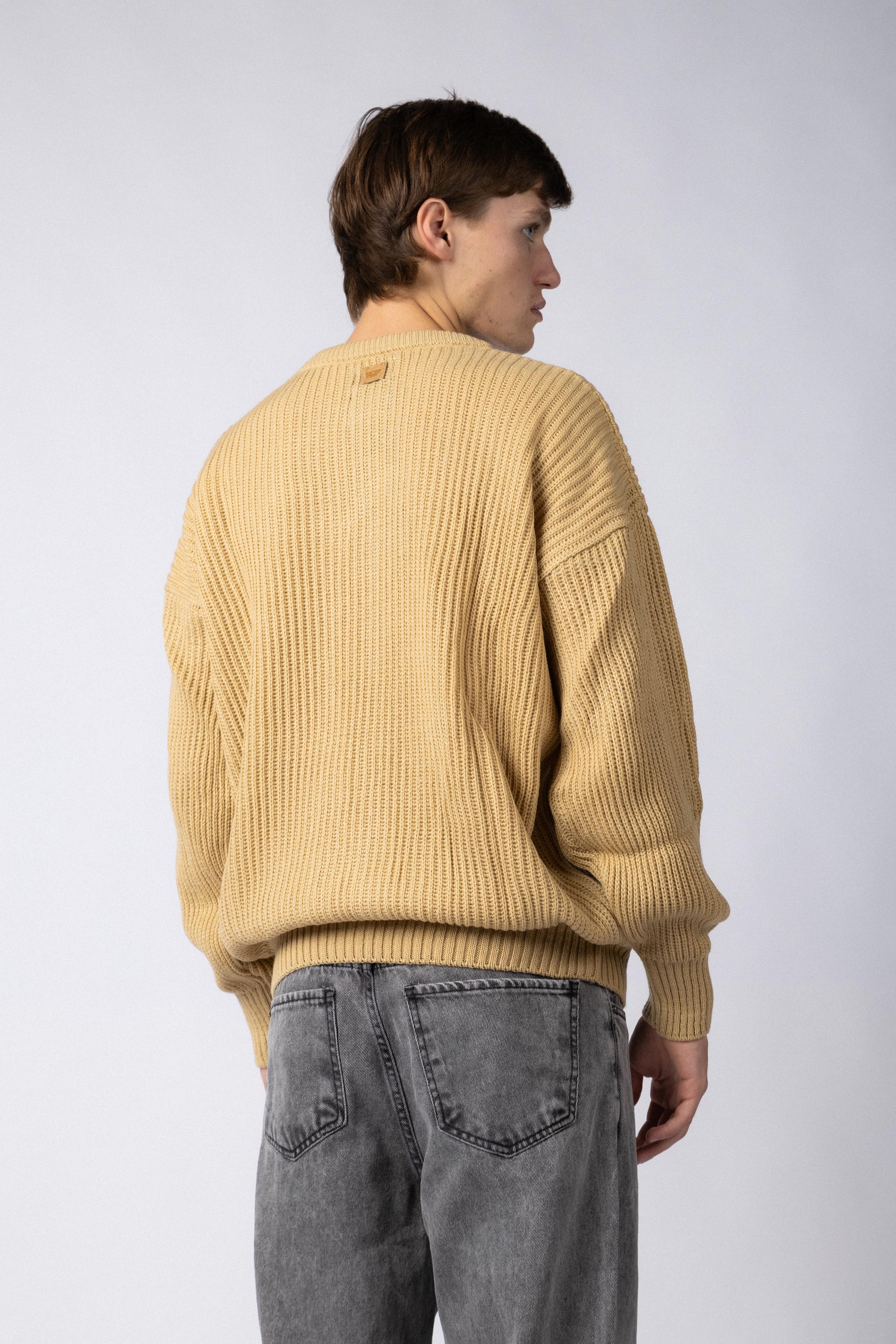 Sweater Over Trekker Beige