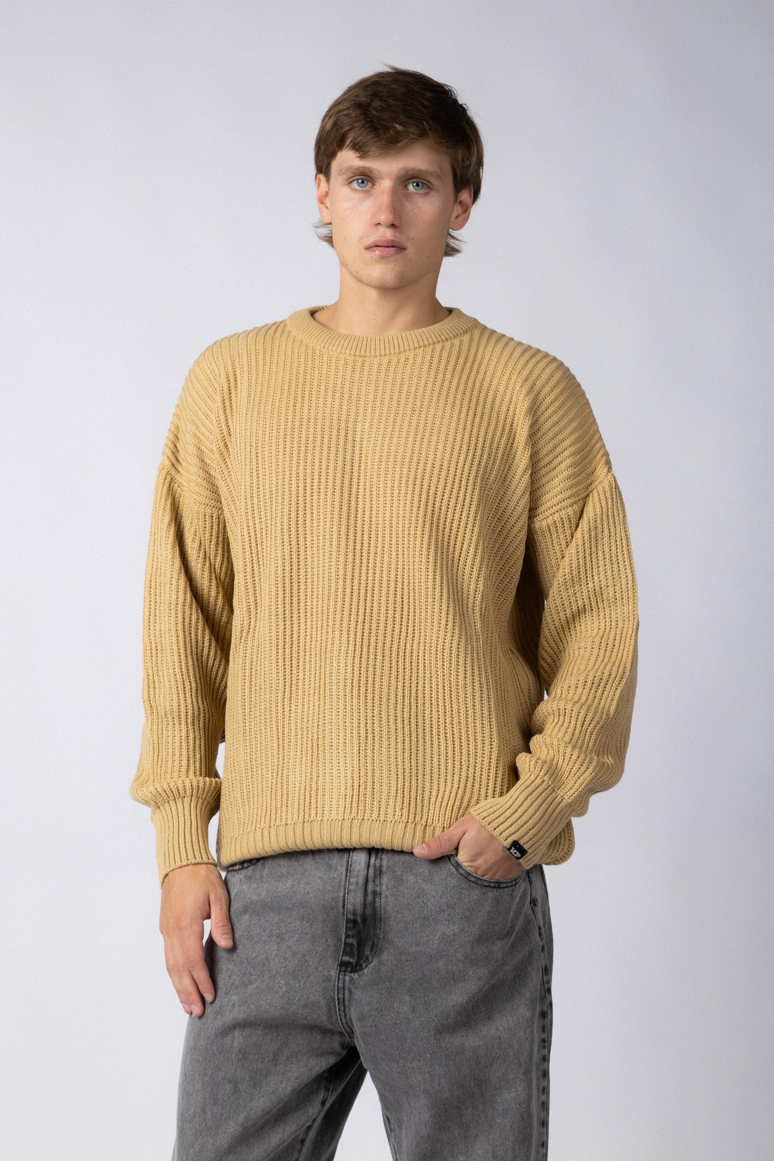 Sweater Over Trekker Beige