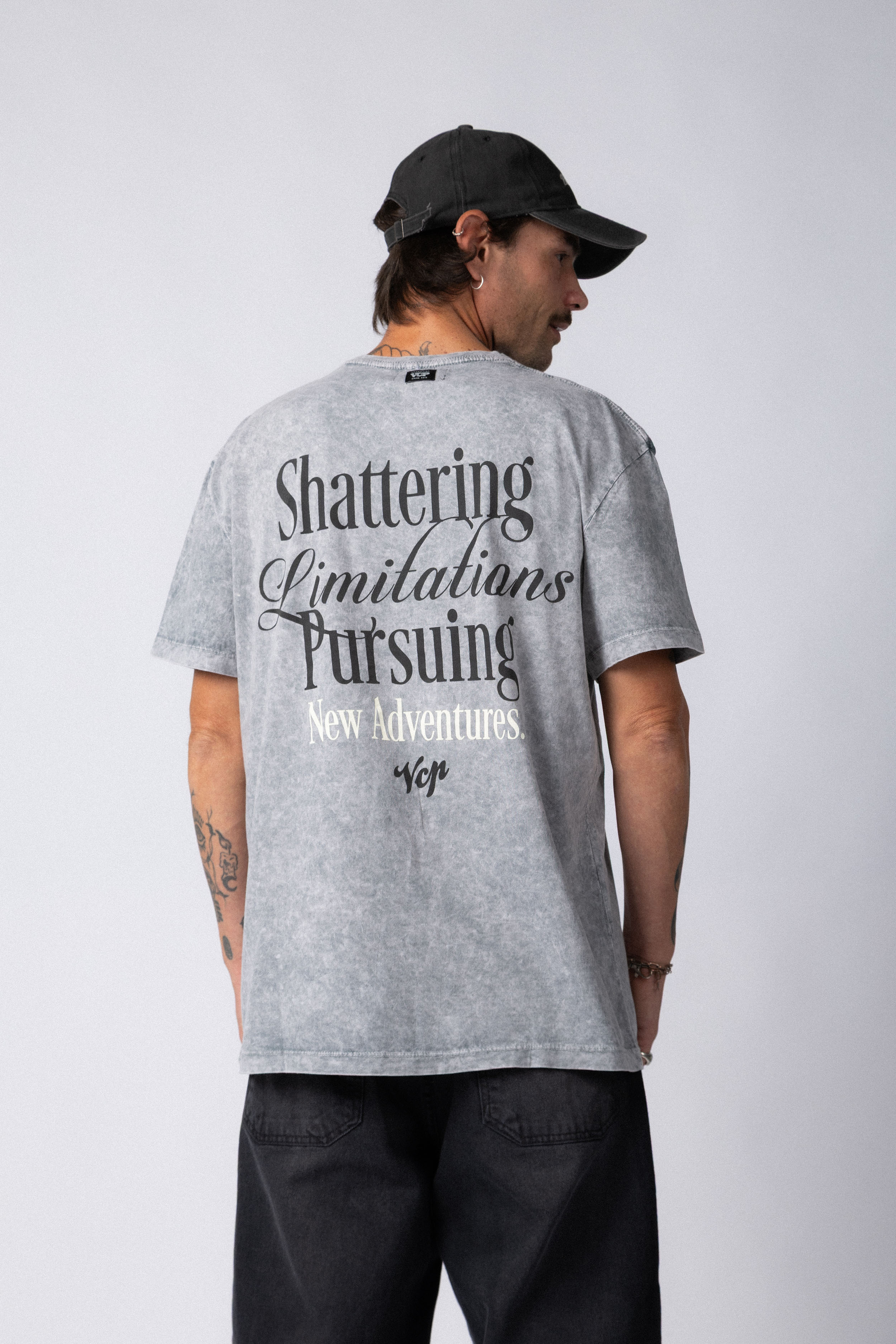 Remera DB Shatter Gris