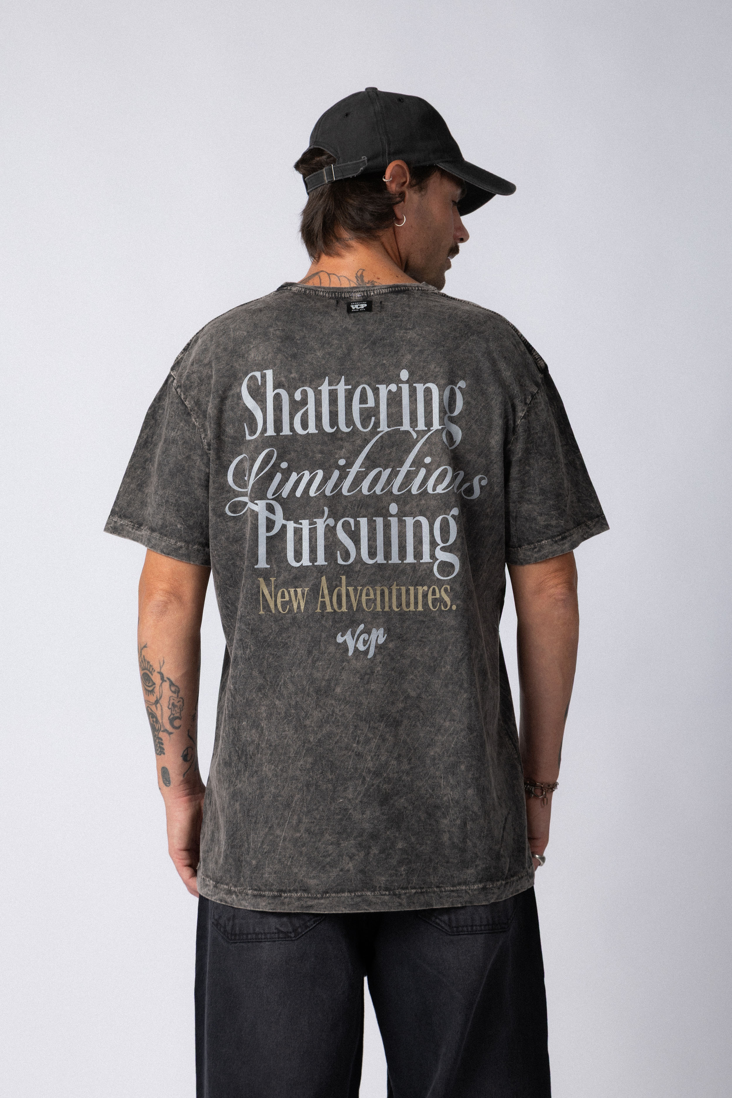 Remera DB Shatter Negra