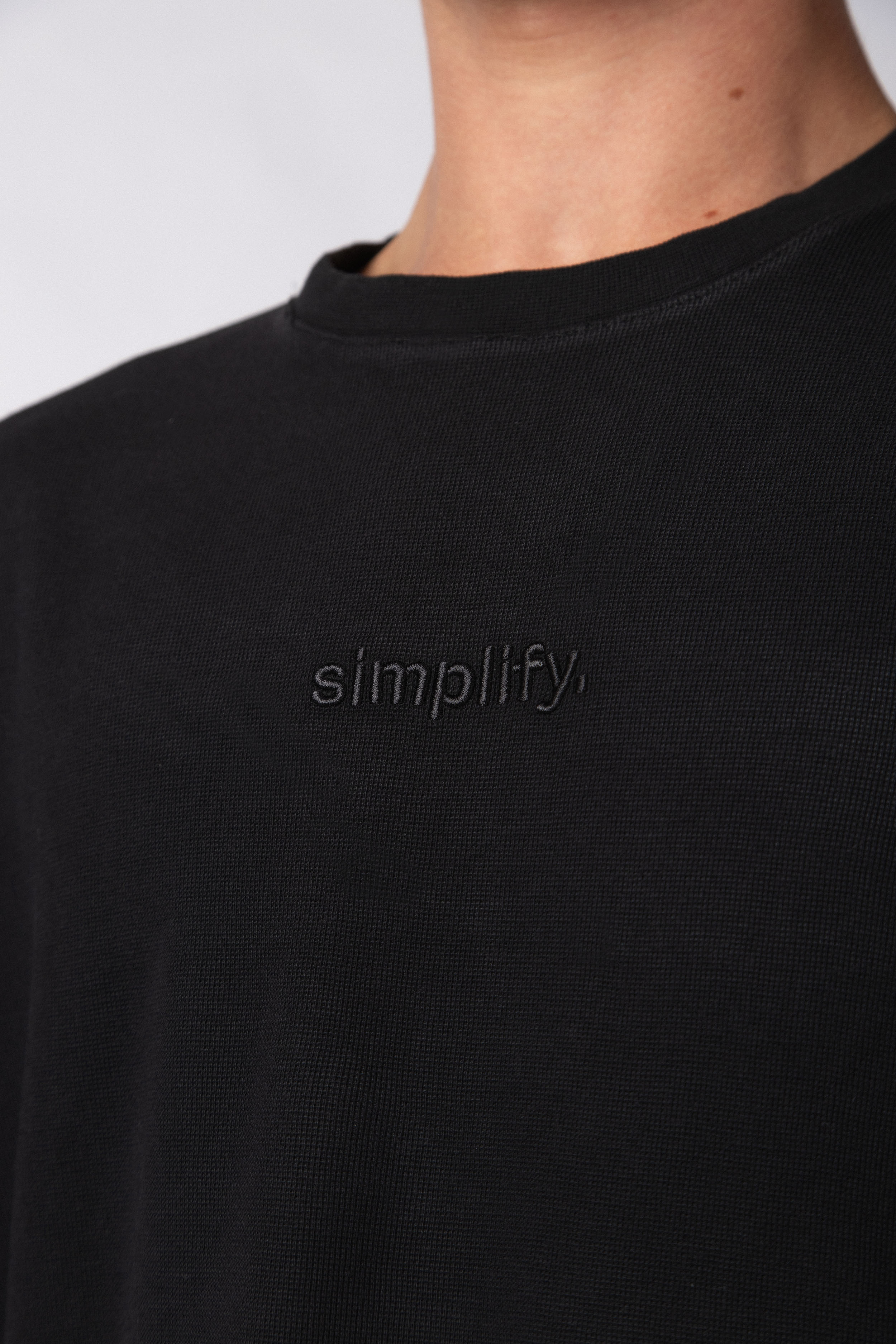 Remera Over Hana Simplify Negra