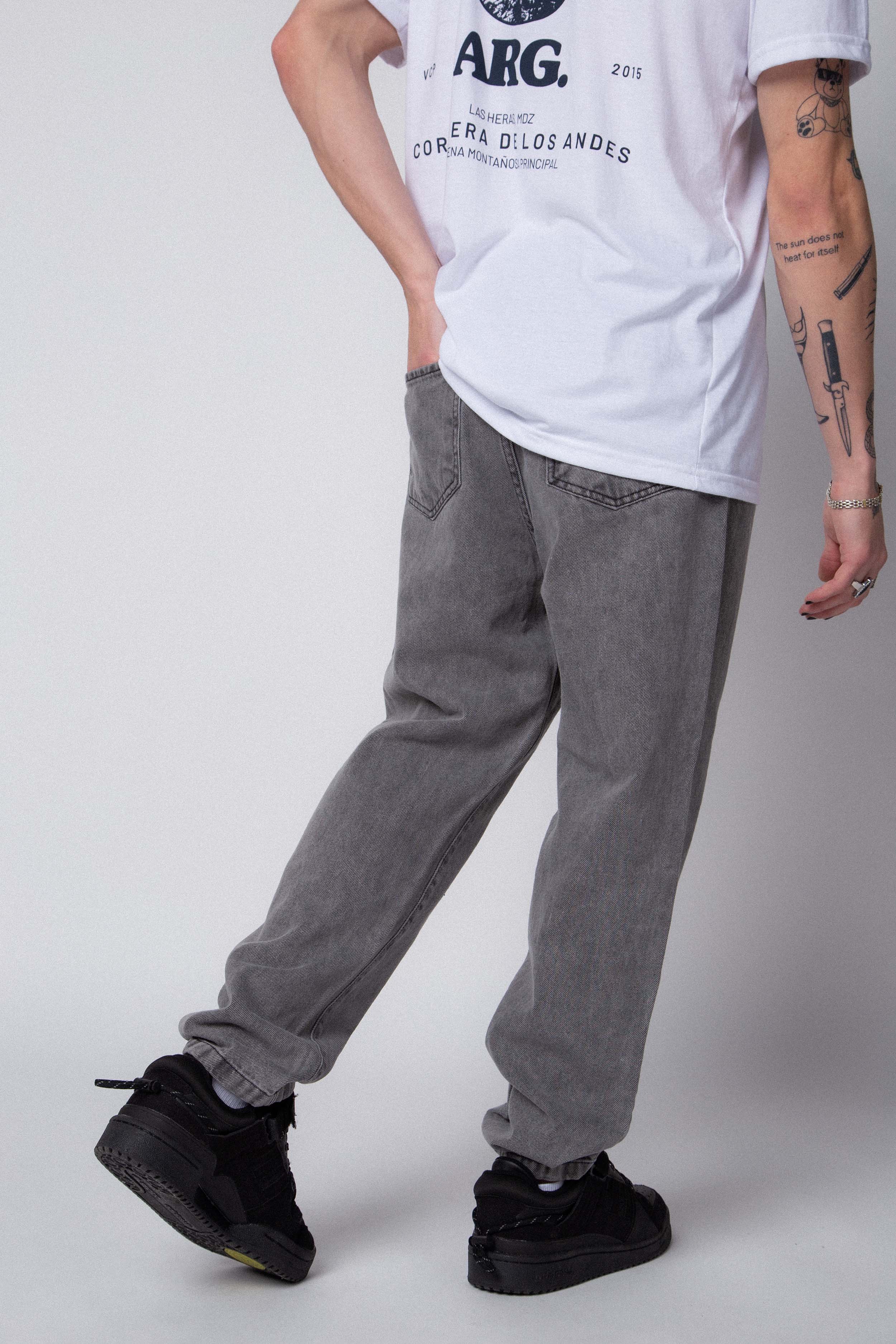Jean Mom Shelby Smoked Gris