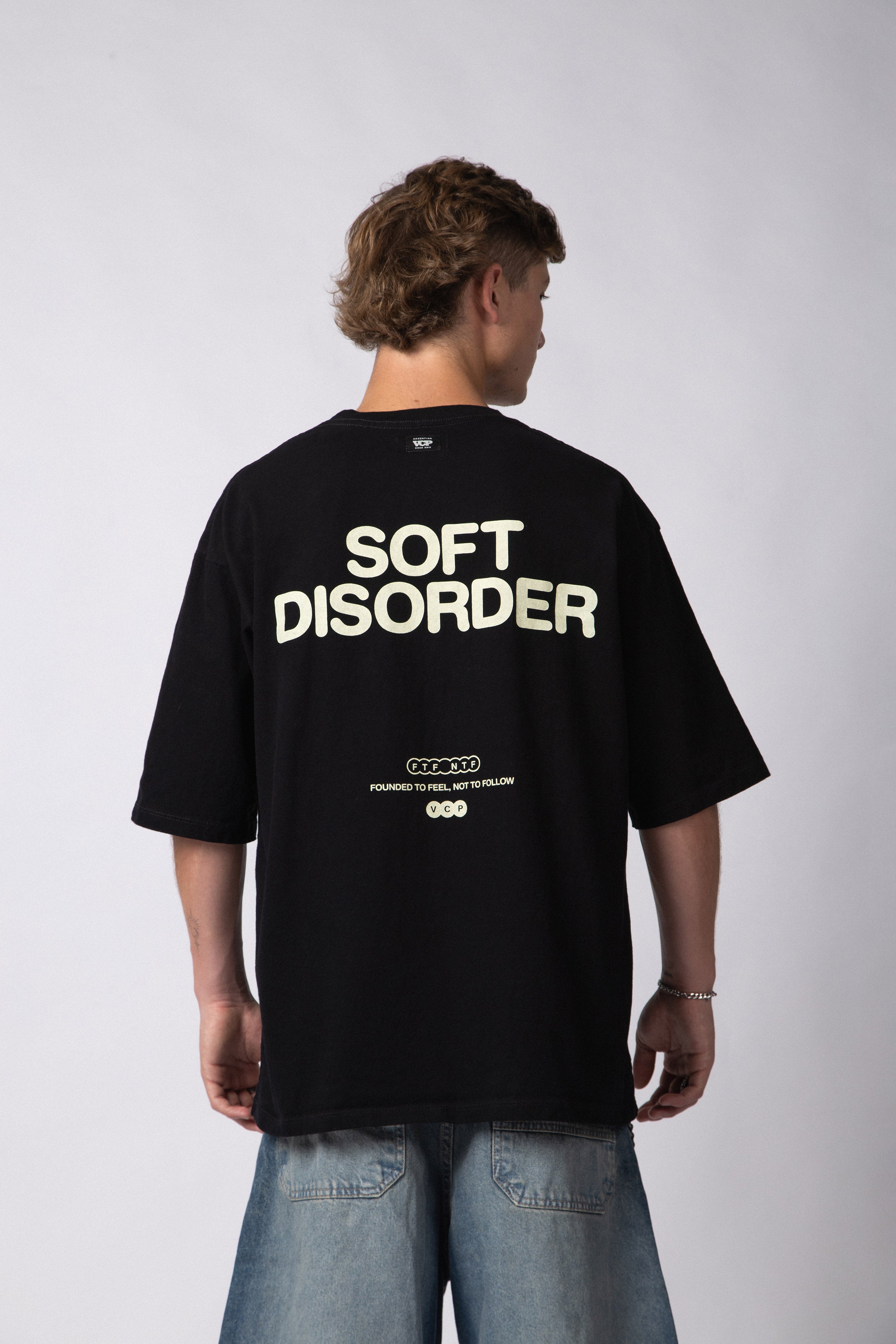 Remera Over Rhy Soft Negra