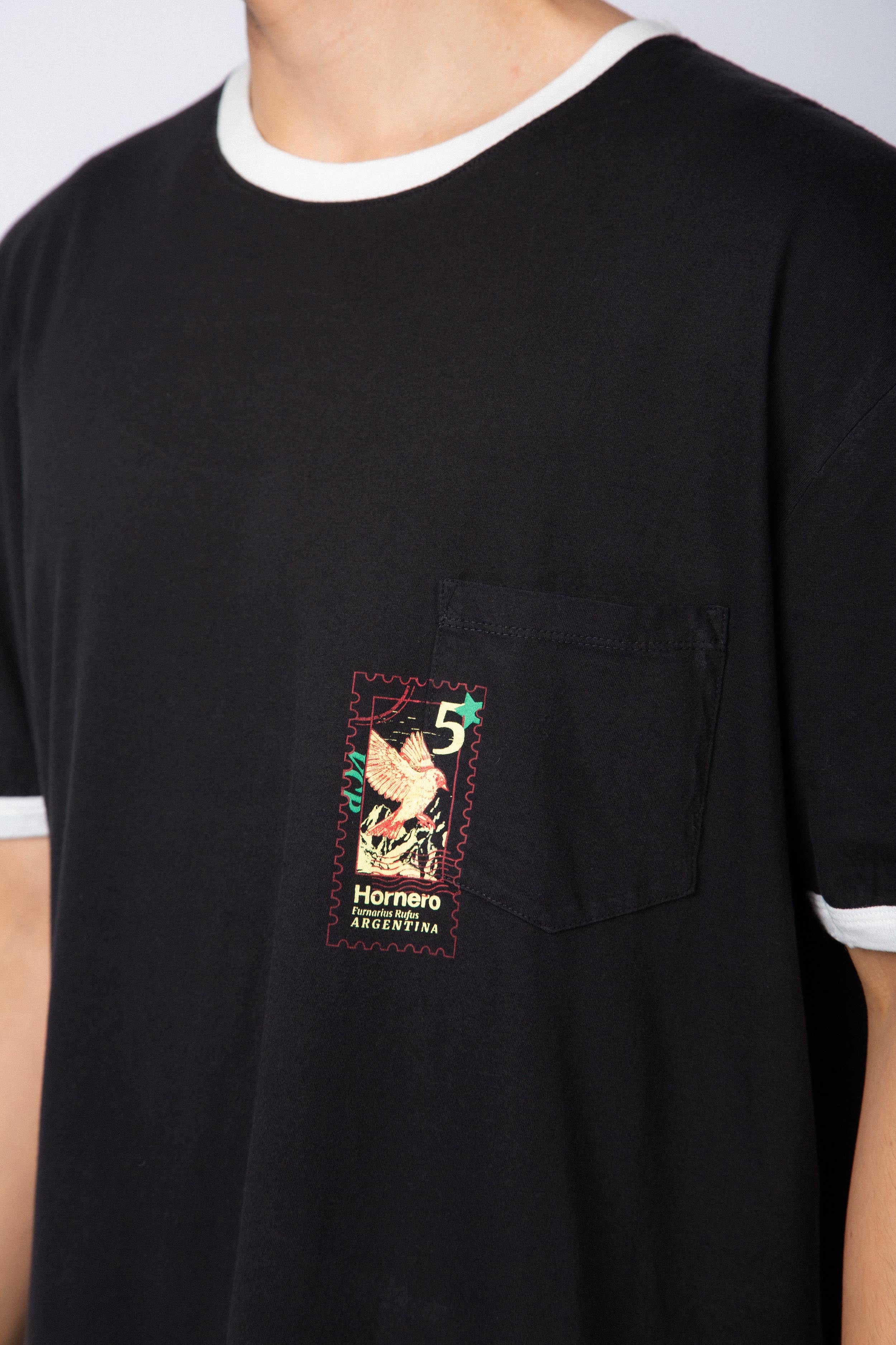 Remera DP Stamp Negra Crudo