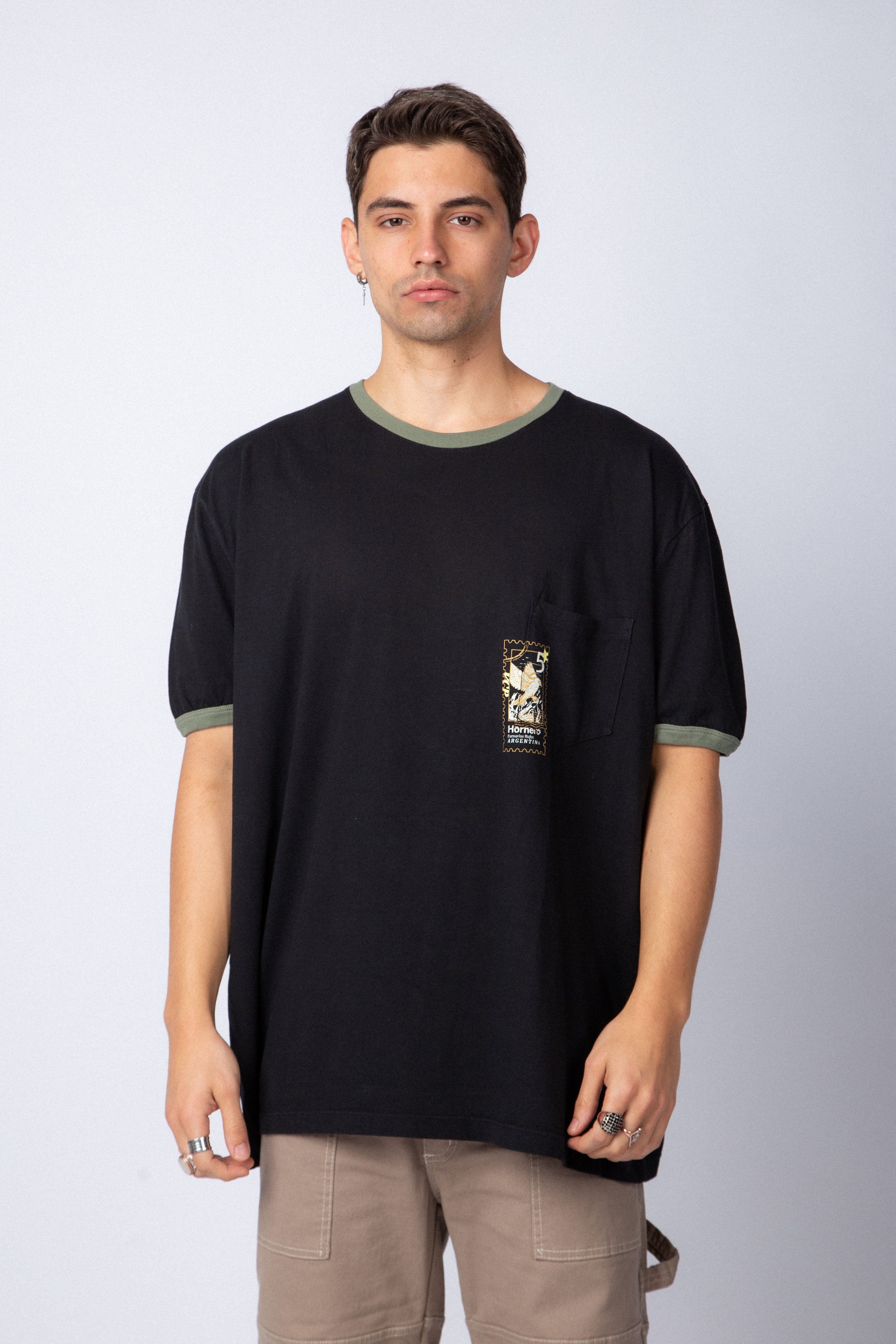 Remera DP Stamp Negra Militar