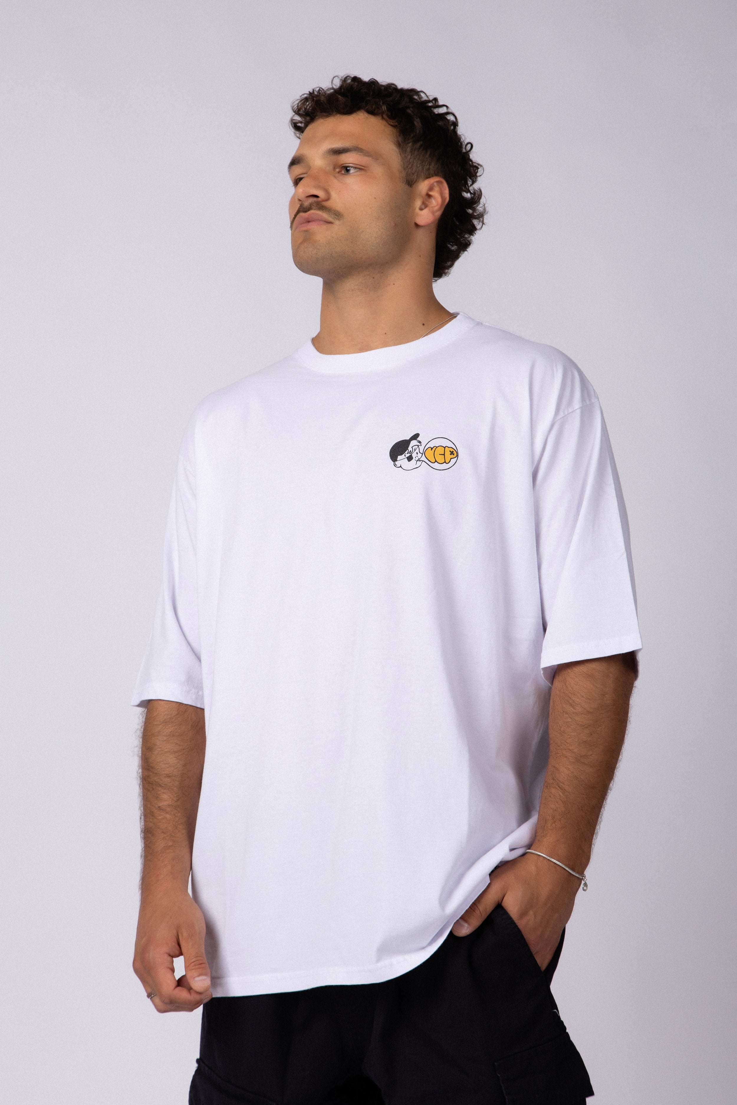 Remera Over Taz Sweet Blanca