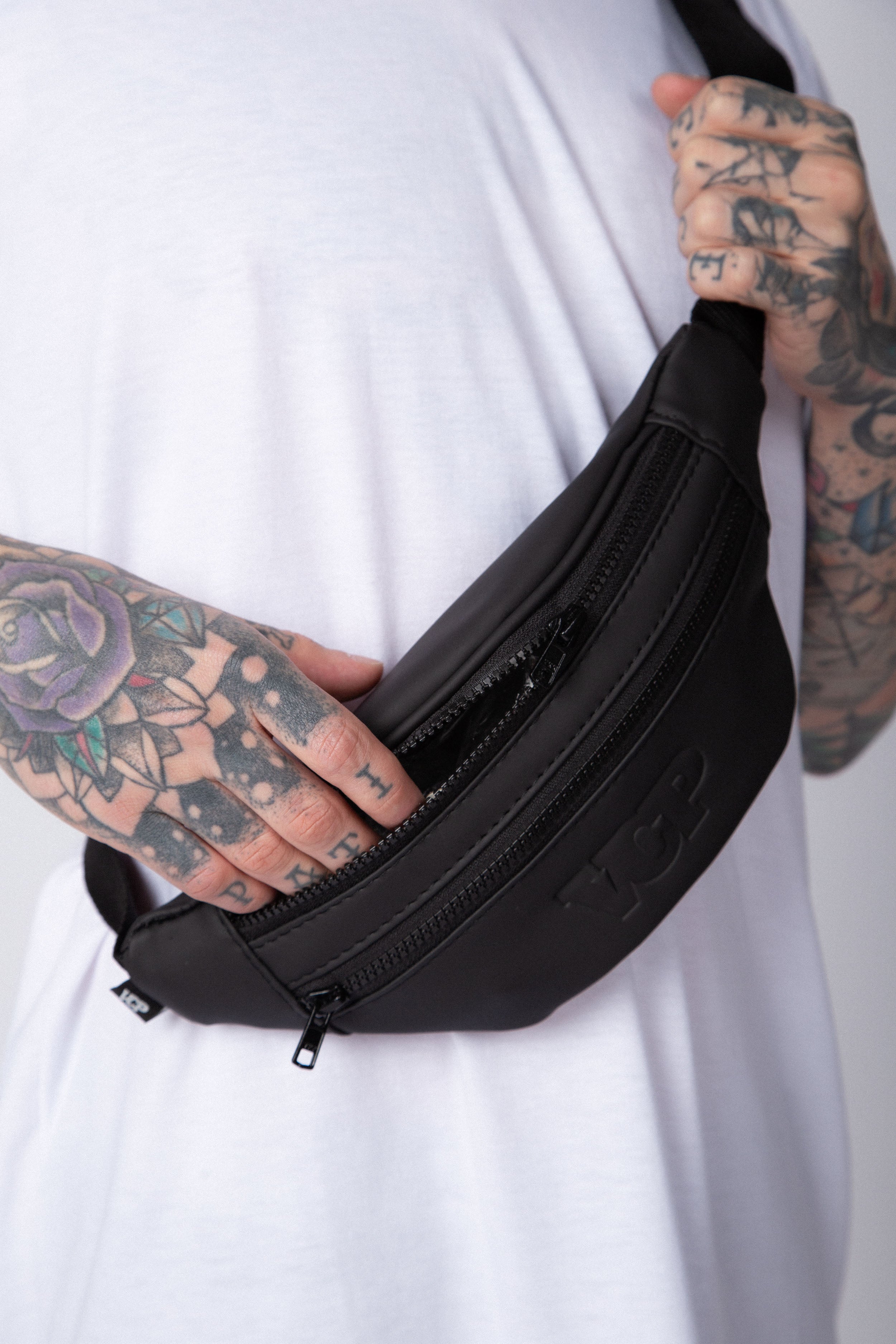 Riñonera Tatra Goma Negra