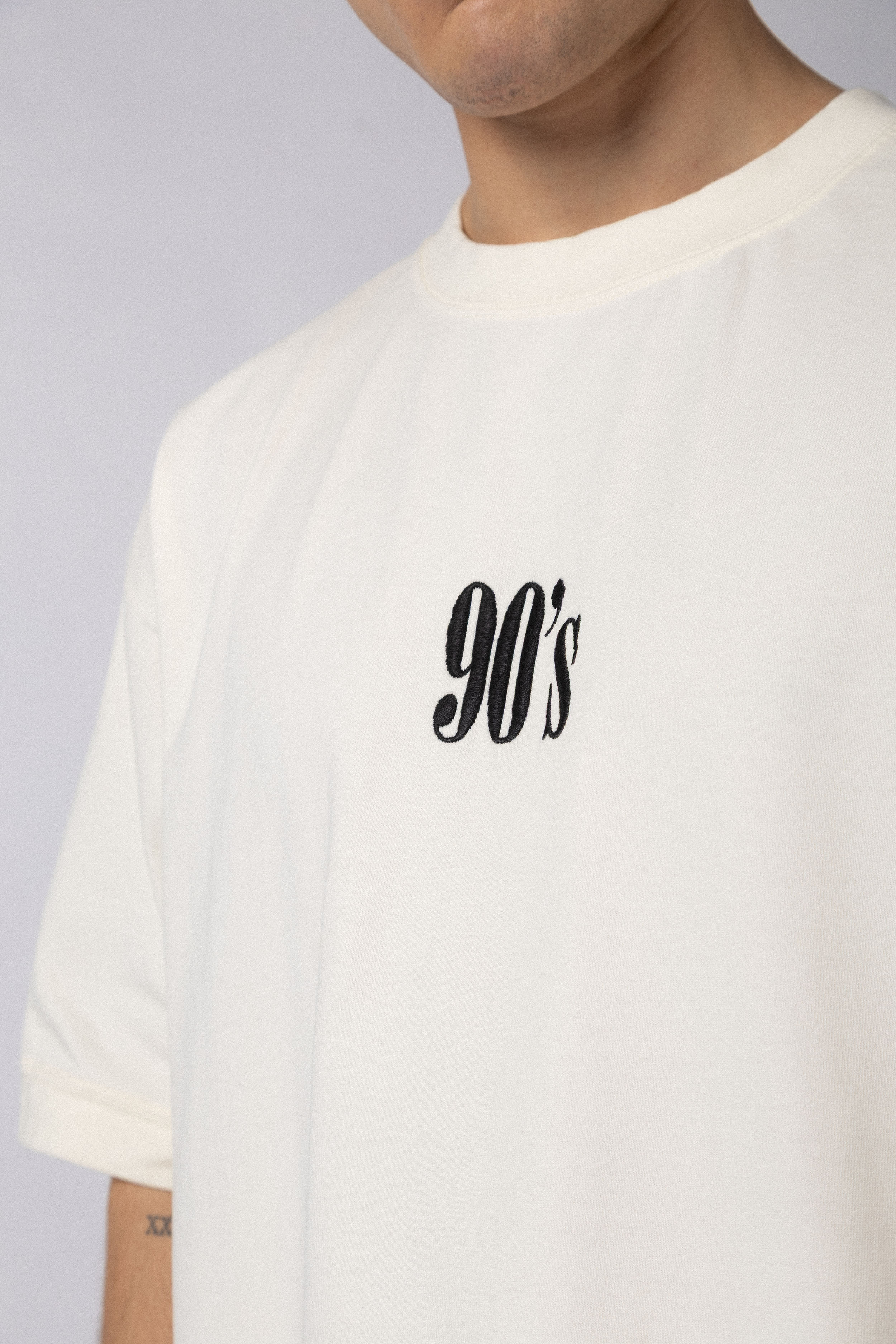 Remera Over GR TV Crudo