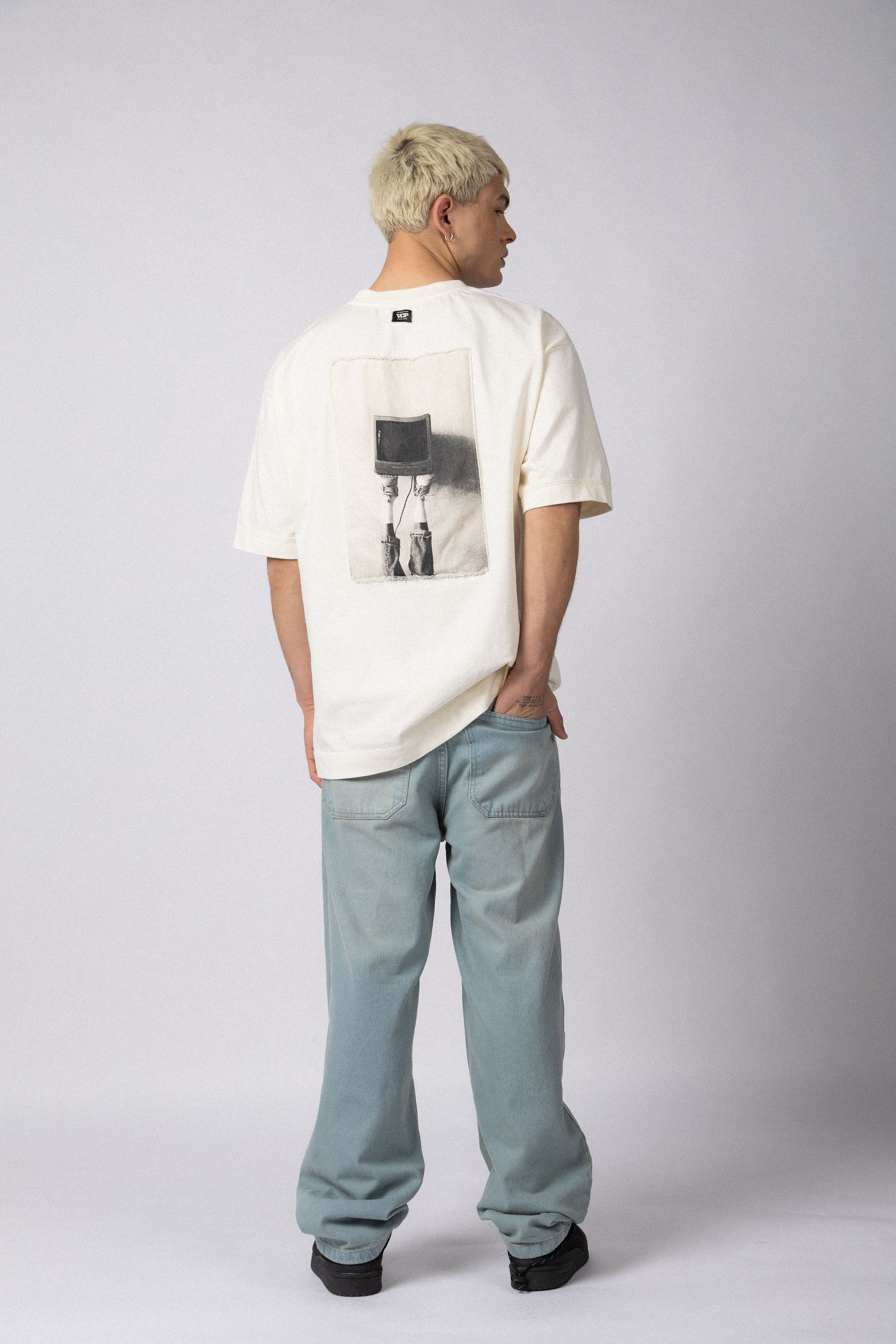 Remera Over GR TV Crudo