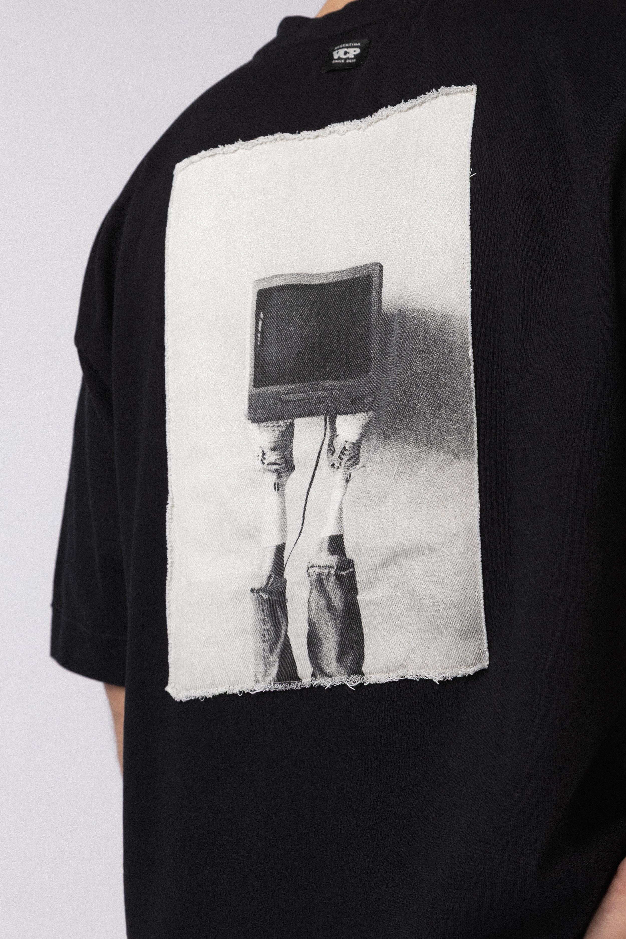 Remera Over GR TV Negra