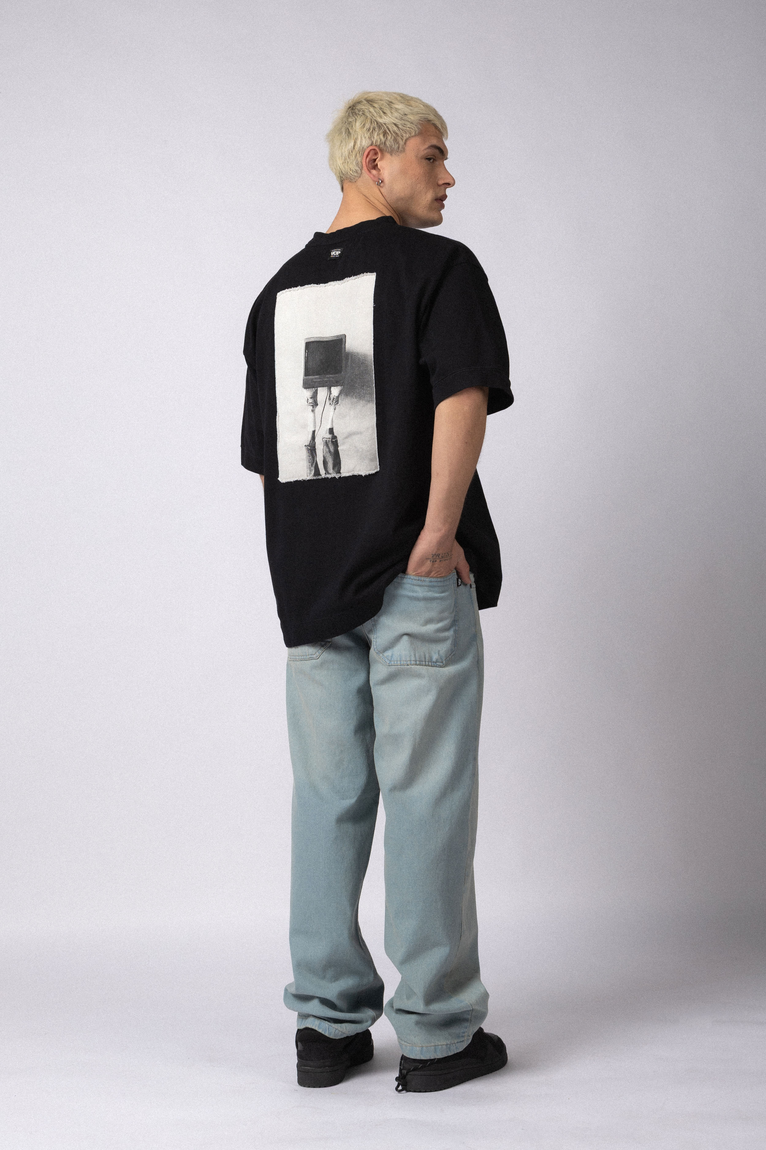 Remera Over GR TV Negra