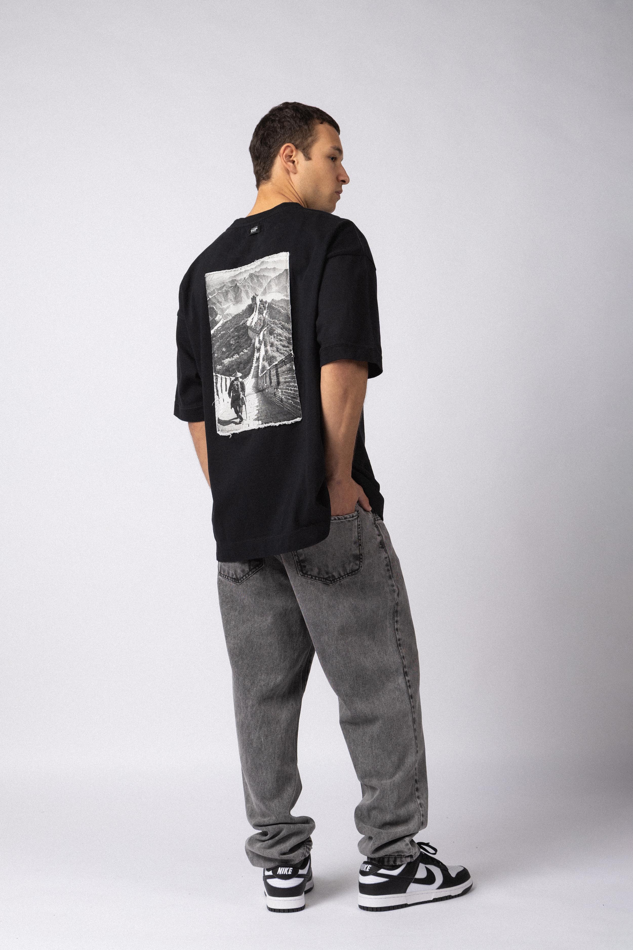 Remera Over GR Temple Negra