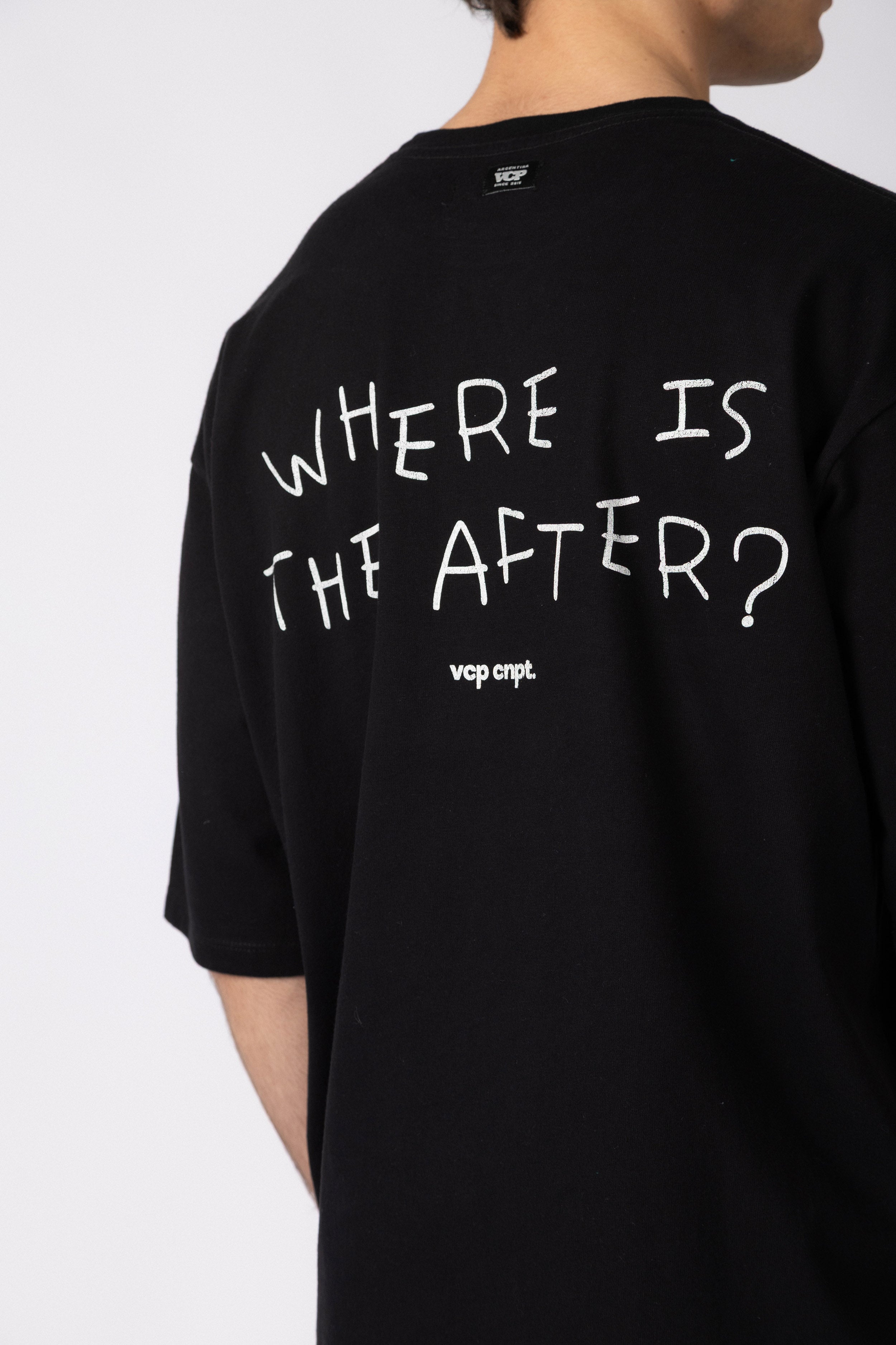 Remera Over Rhy Where Negra