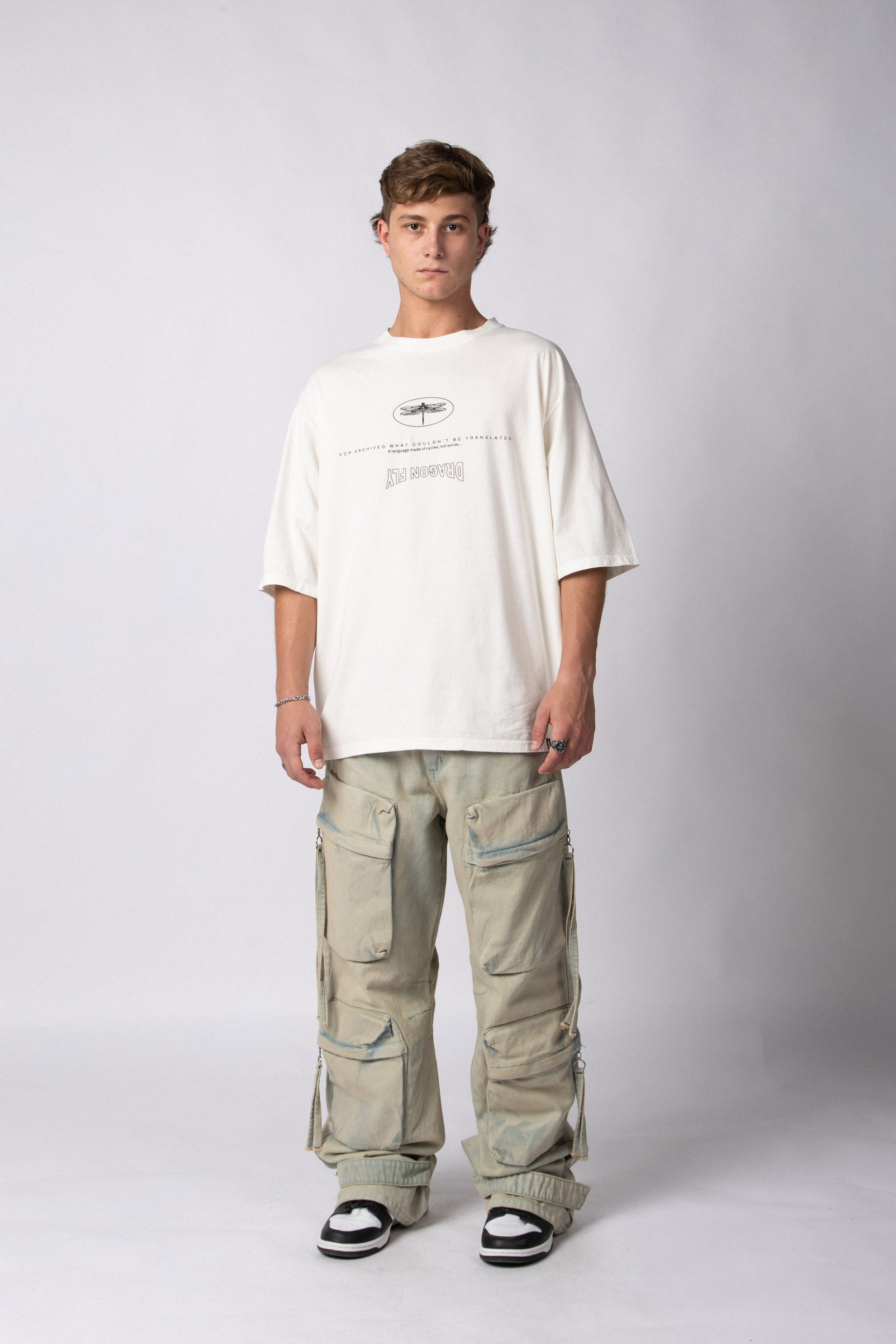 Remera Over Taz Wings Crudo