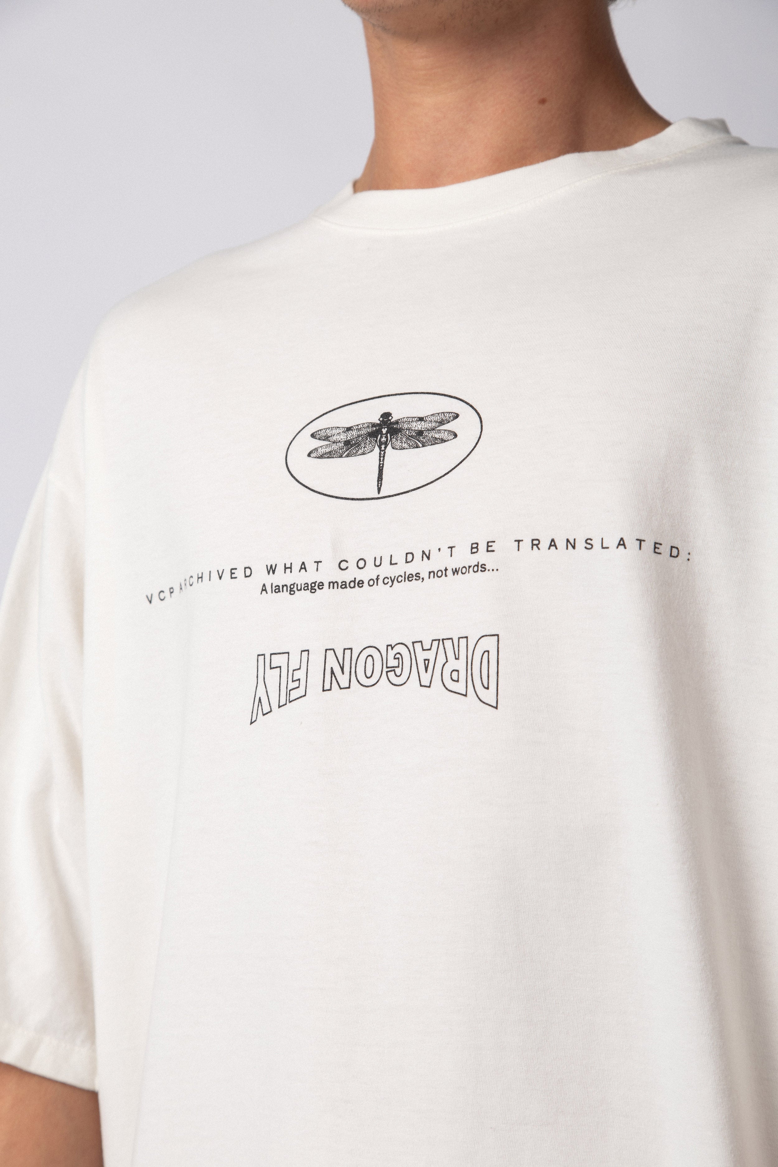 Remera Over Taz Wings Crudo