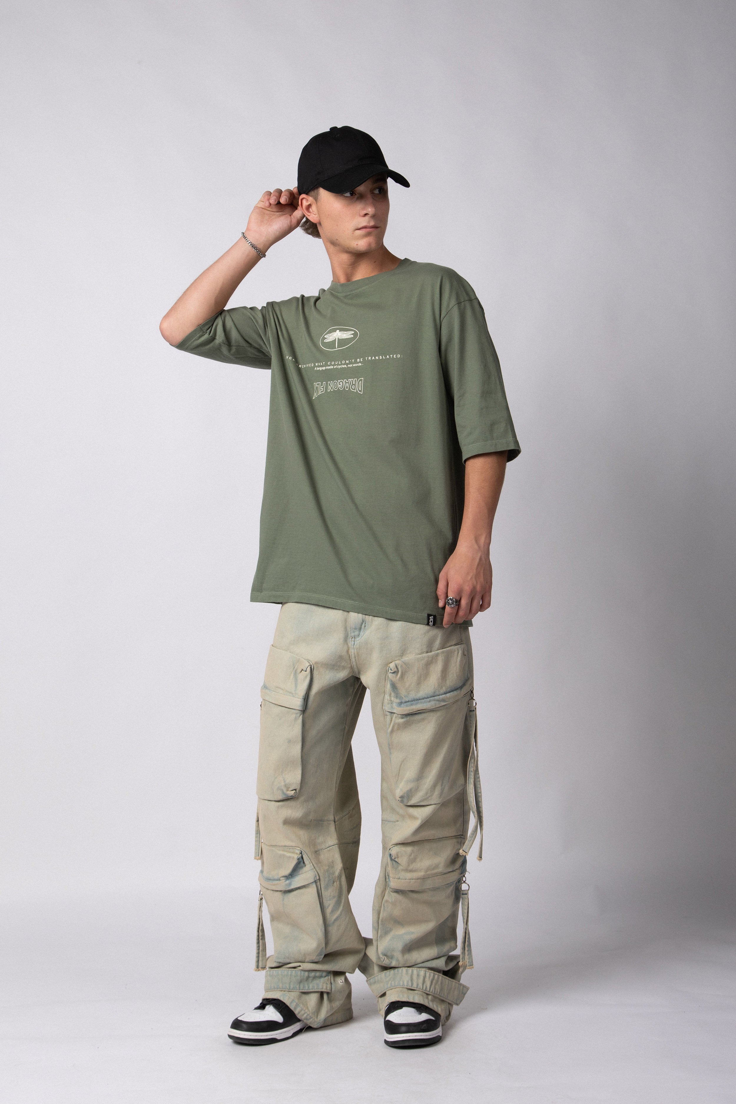 Remera Over Taz Wings Militar