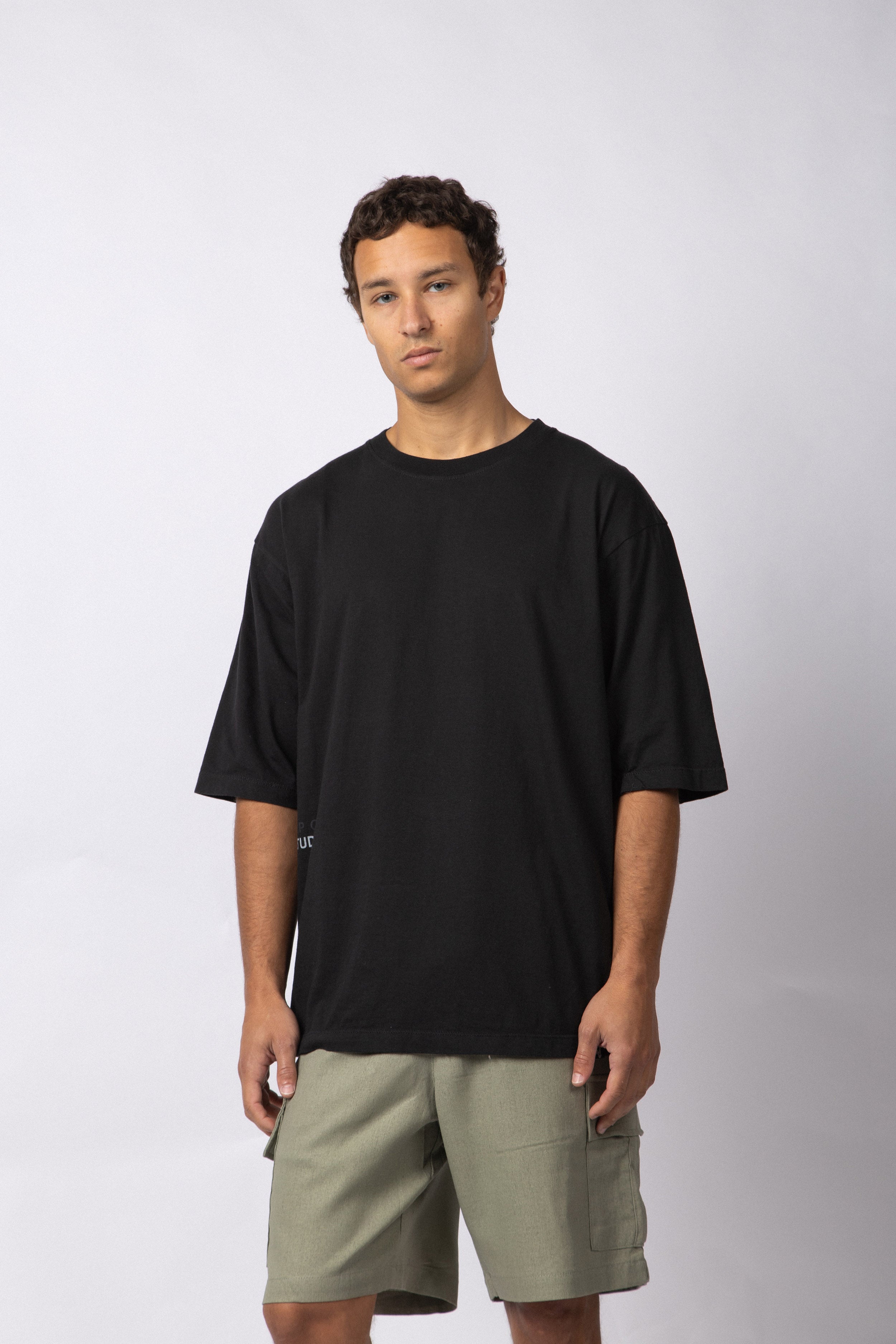 Remera Over Taz XXX Negra