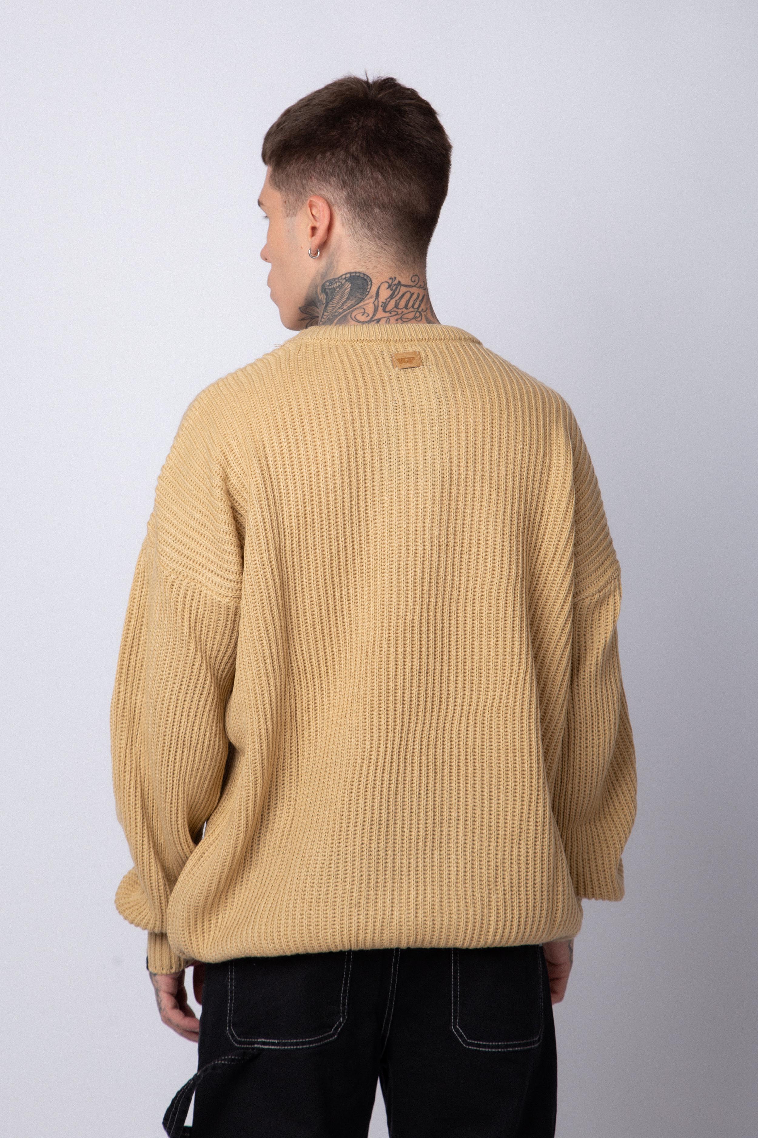 Sweater Over Trekker Beige