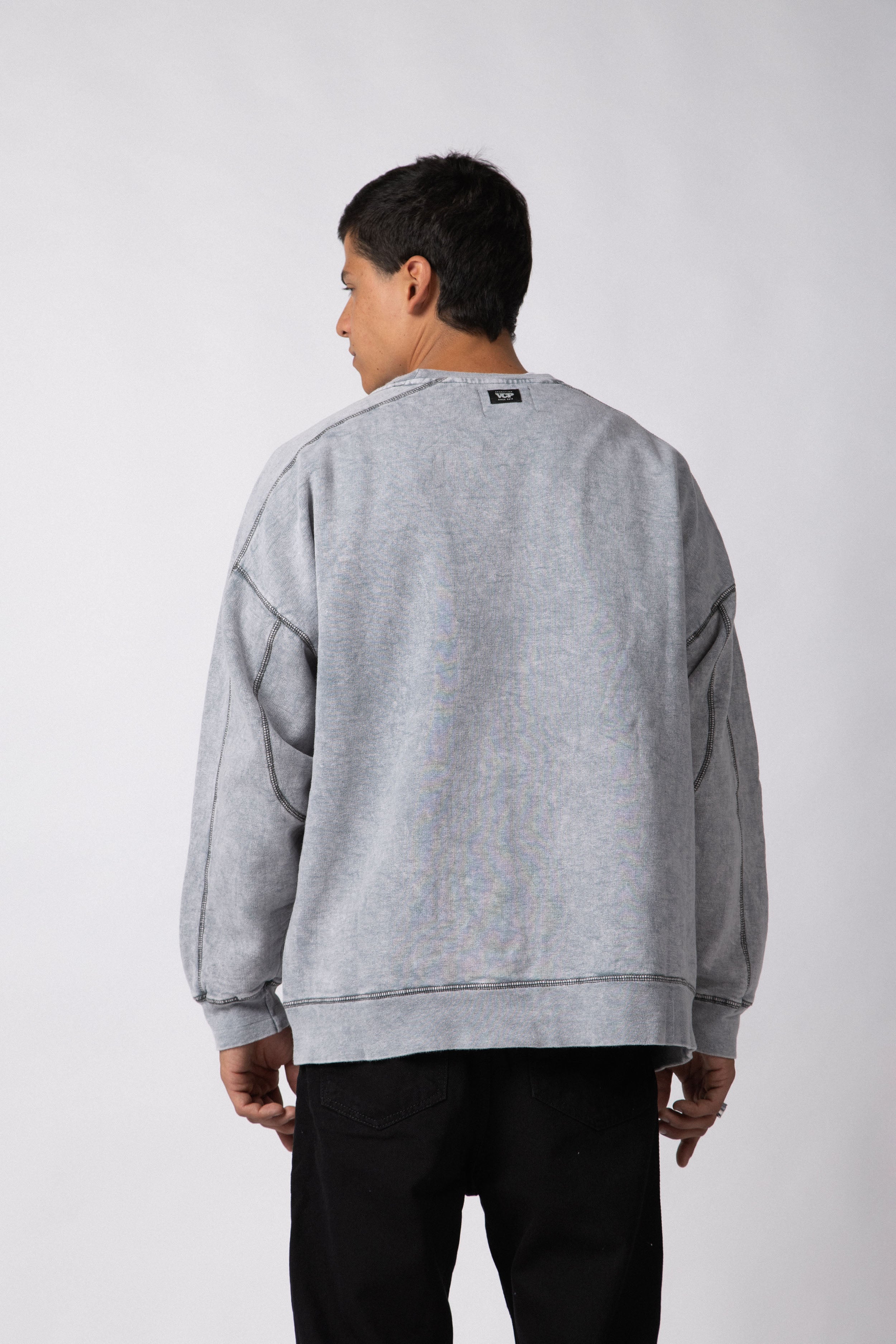 Buzo Over Cliff Gris