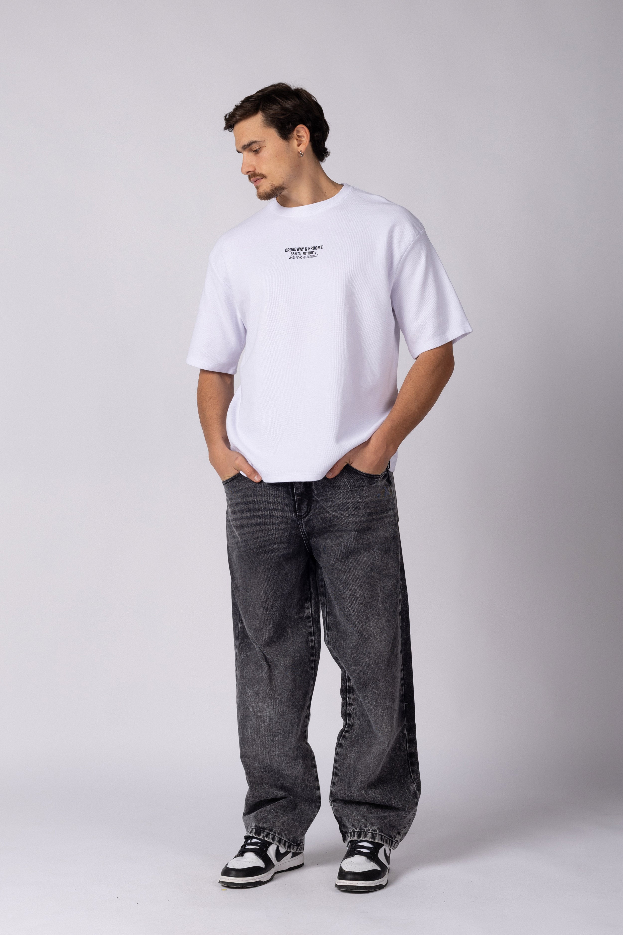 Remera Over Molt Broadway Blanca