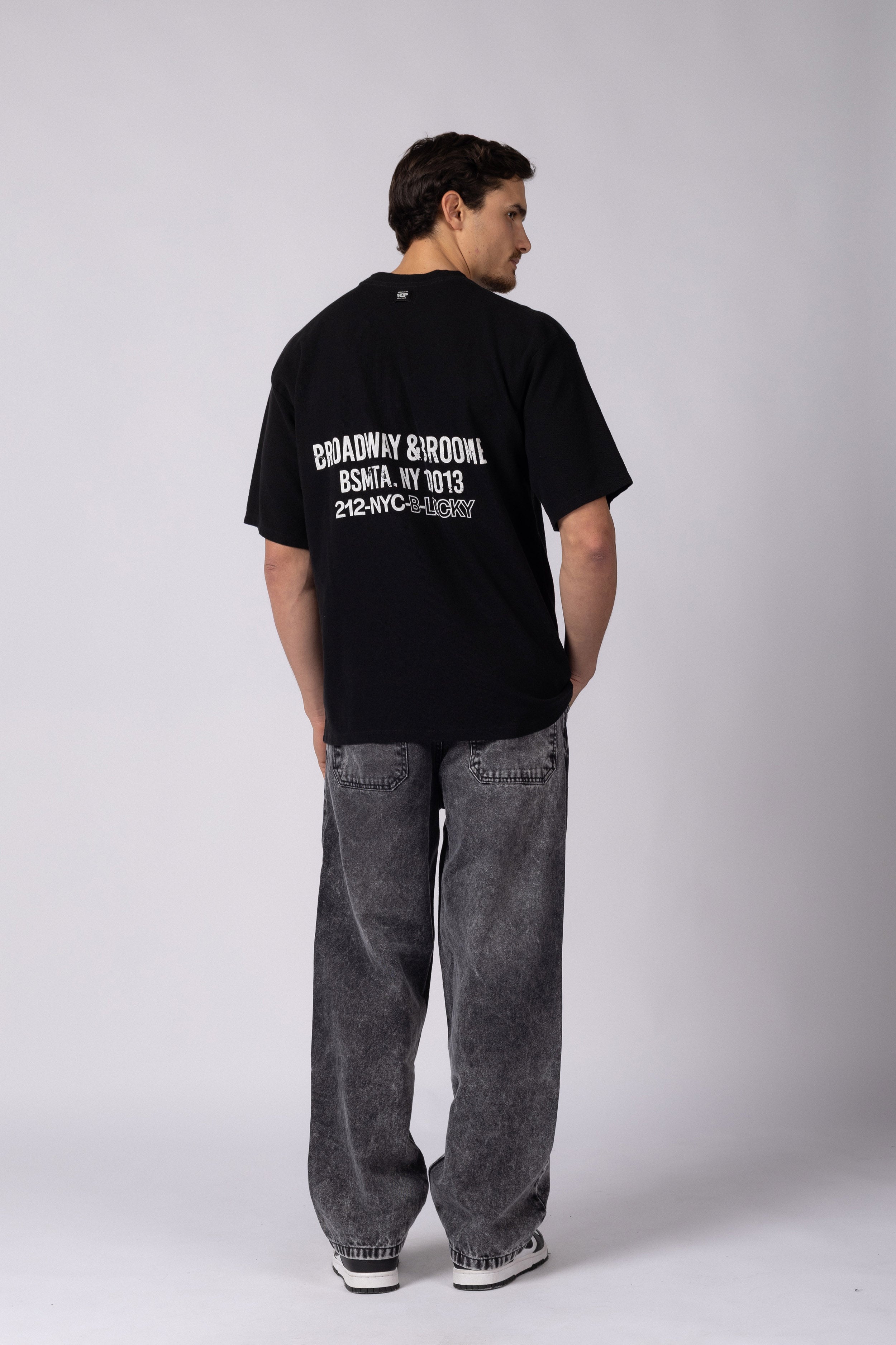 Remera Over Molt Broadway Negro