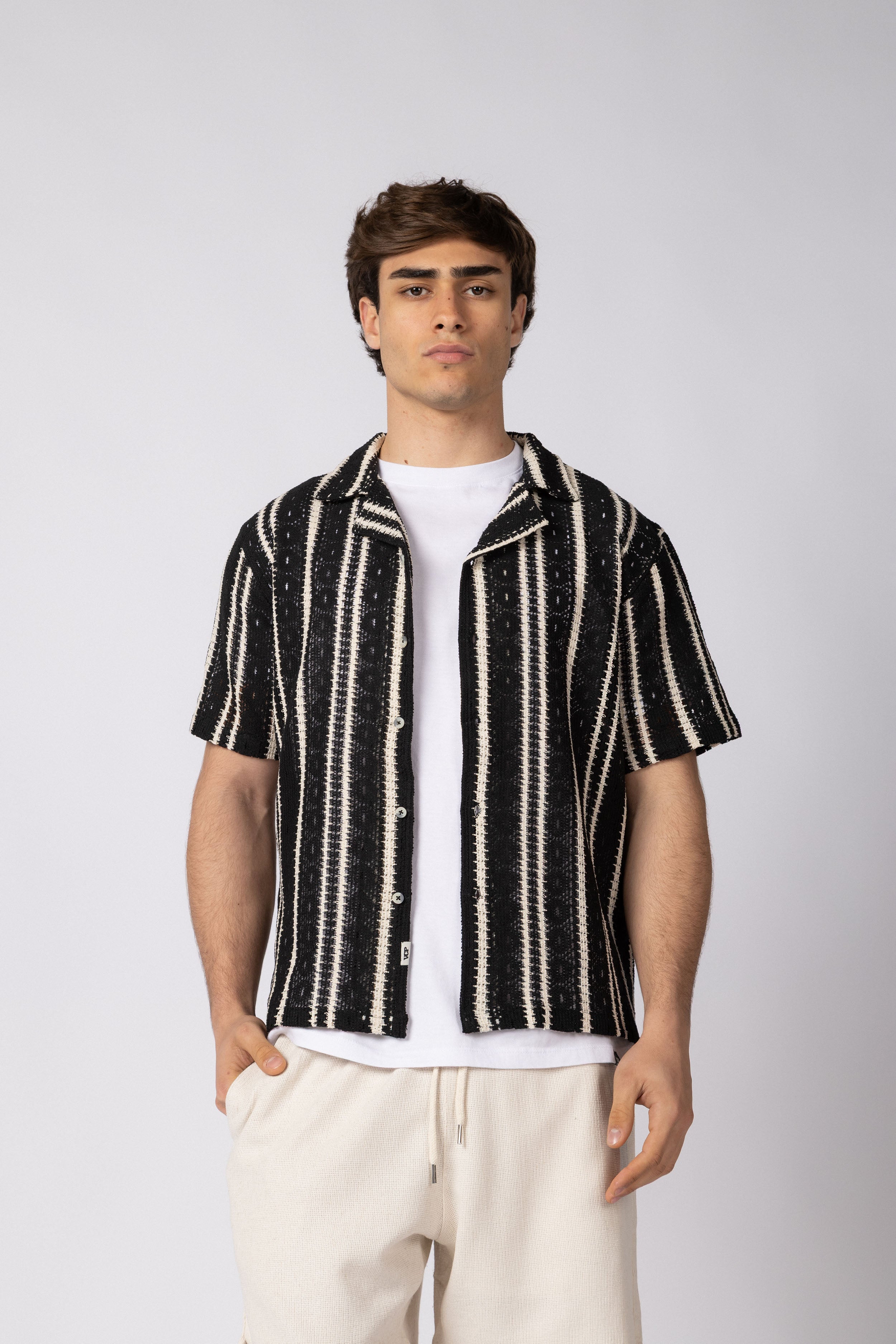 Camisa Manga Corta Crochet Steam Negra