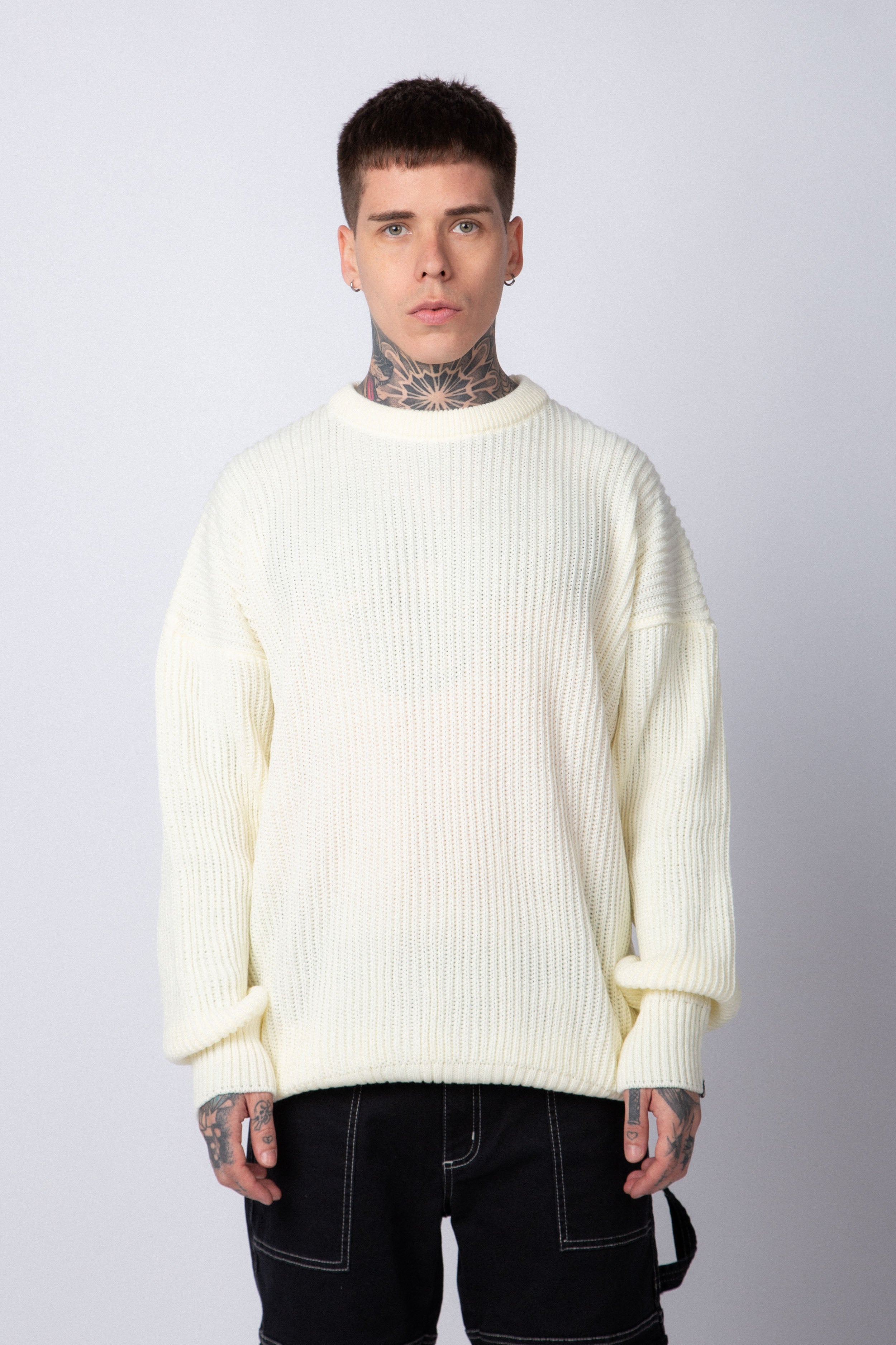 Sweater Over Trekker Crudo