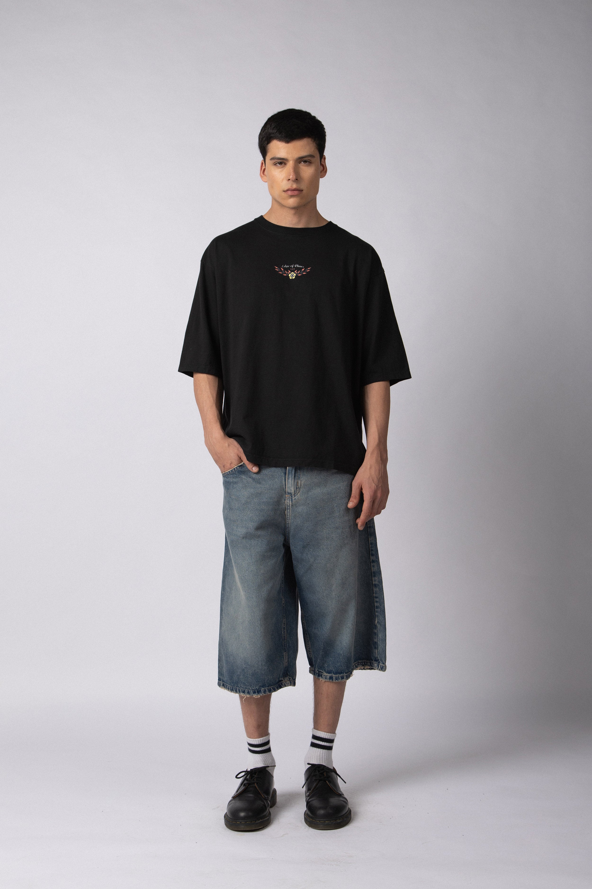 Remera Over Taz Chaos Negra