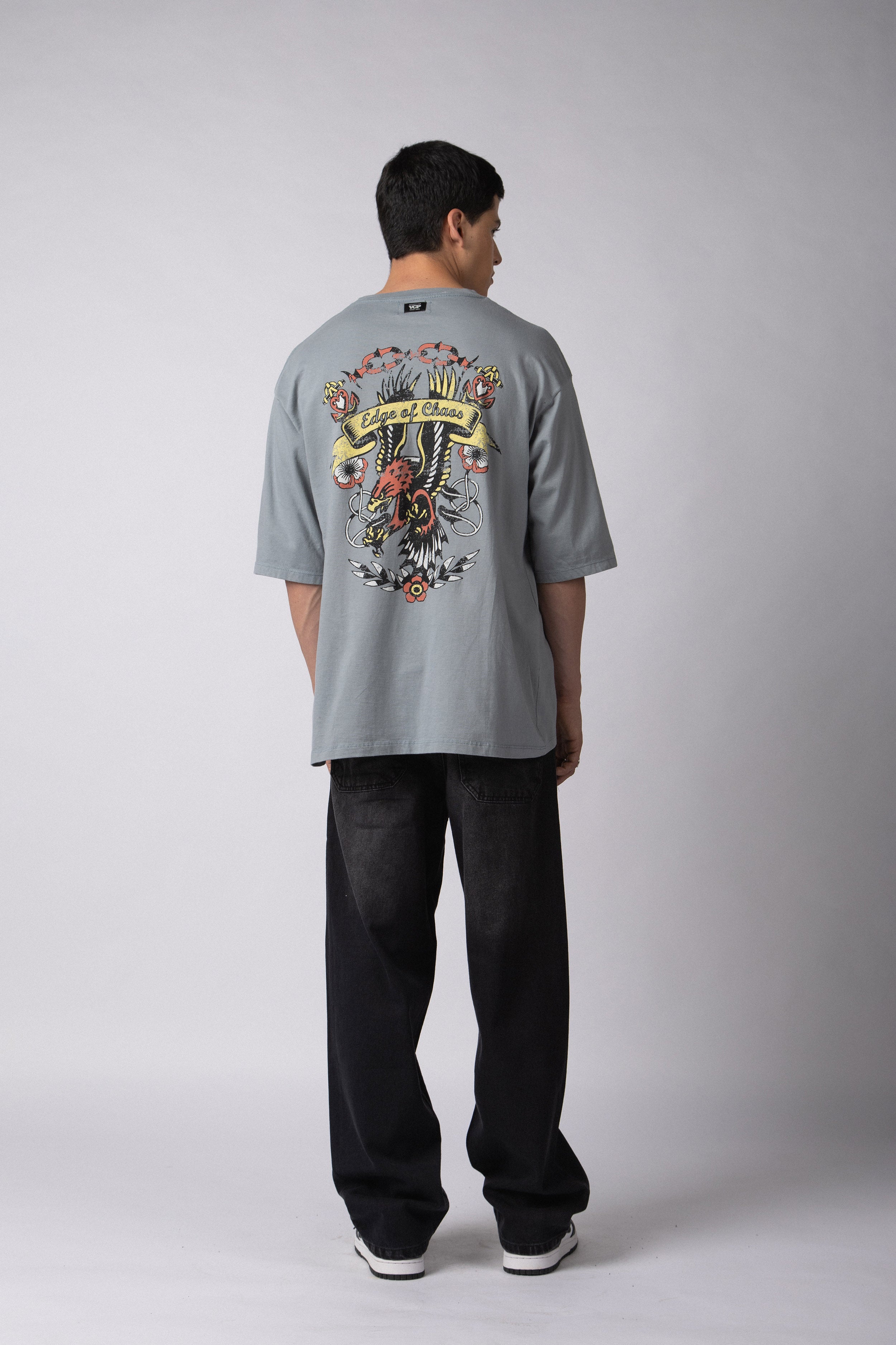 Remera Over Taz Chaos Stone