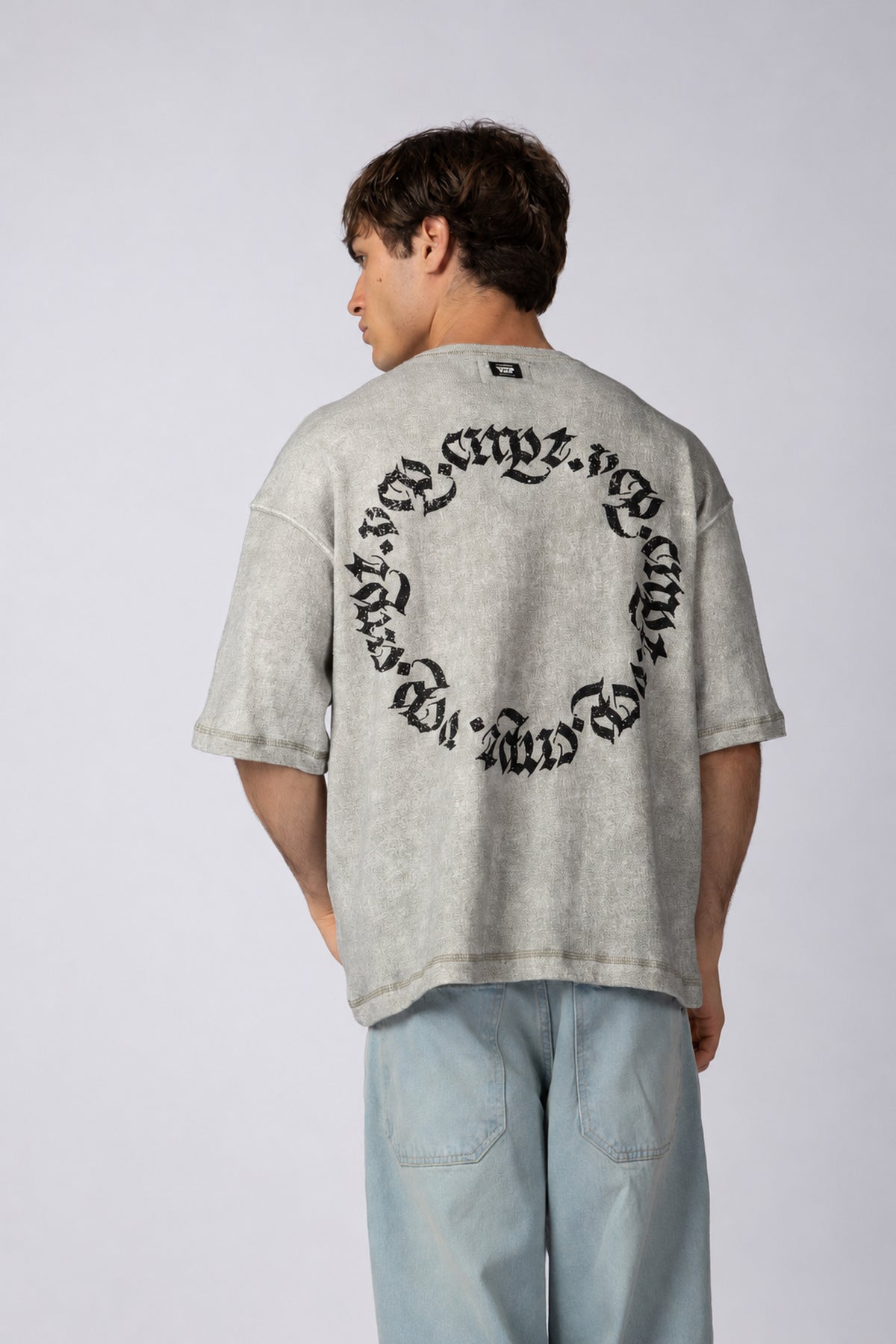 Remera Over Ika Cipher Gris