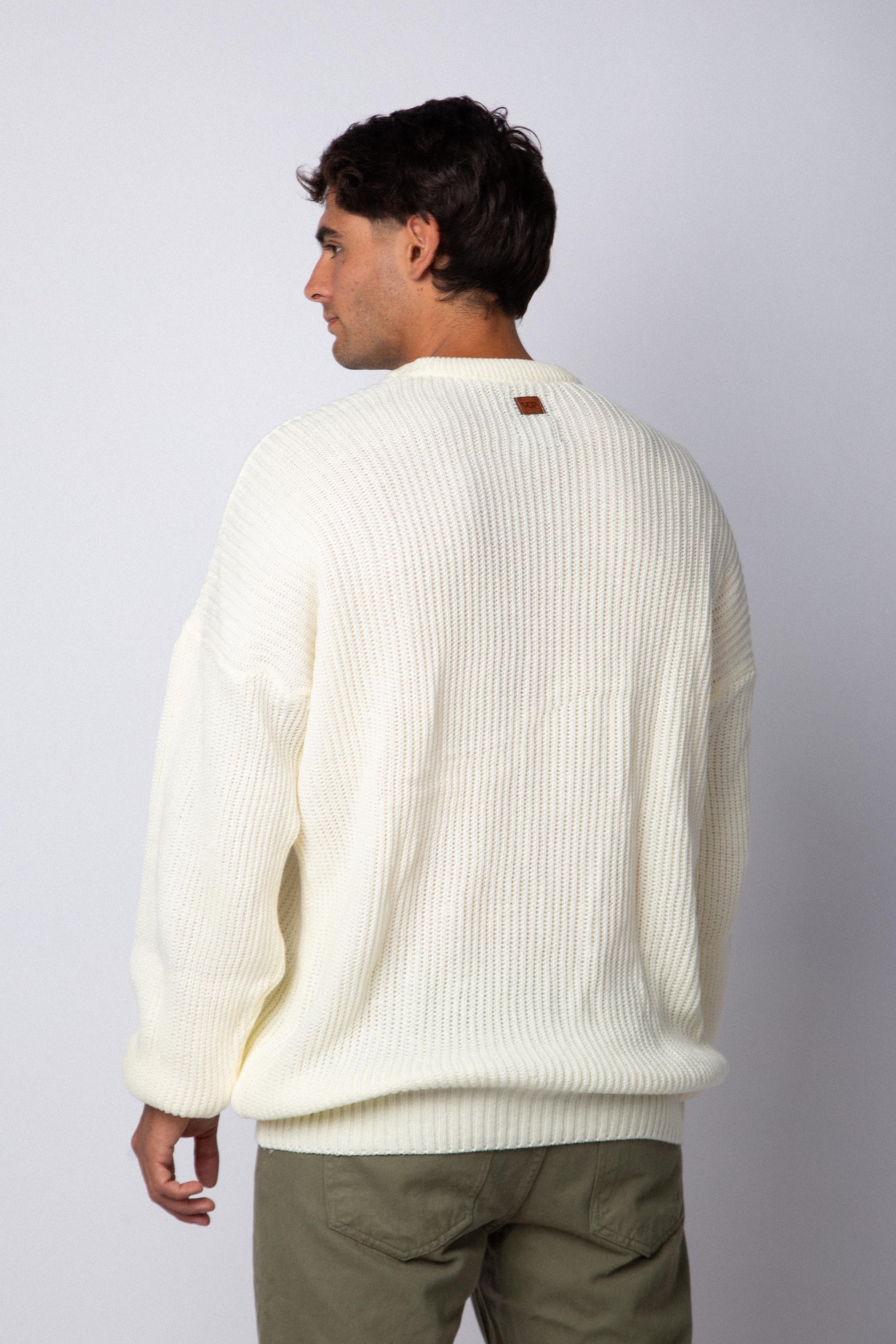 Sweater Over Trekker Crudo