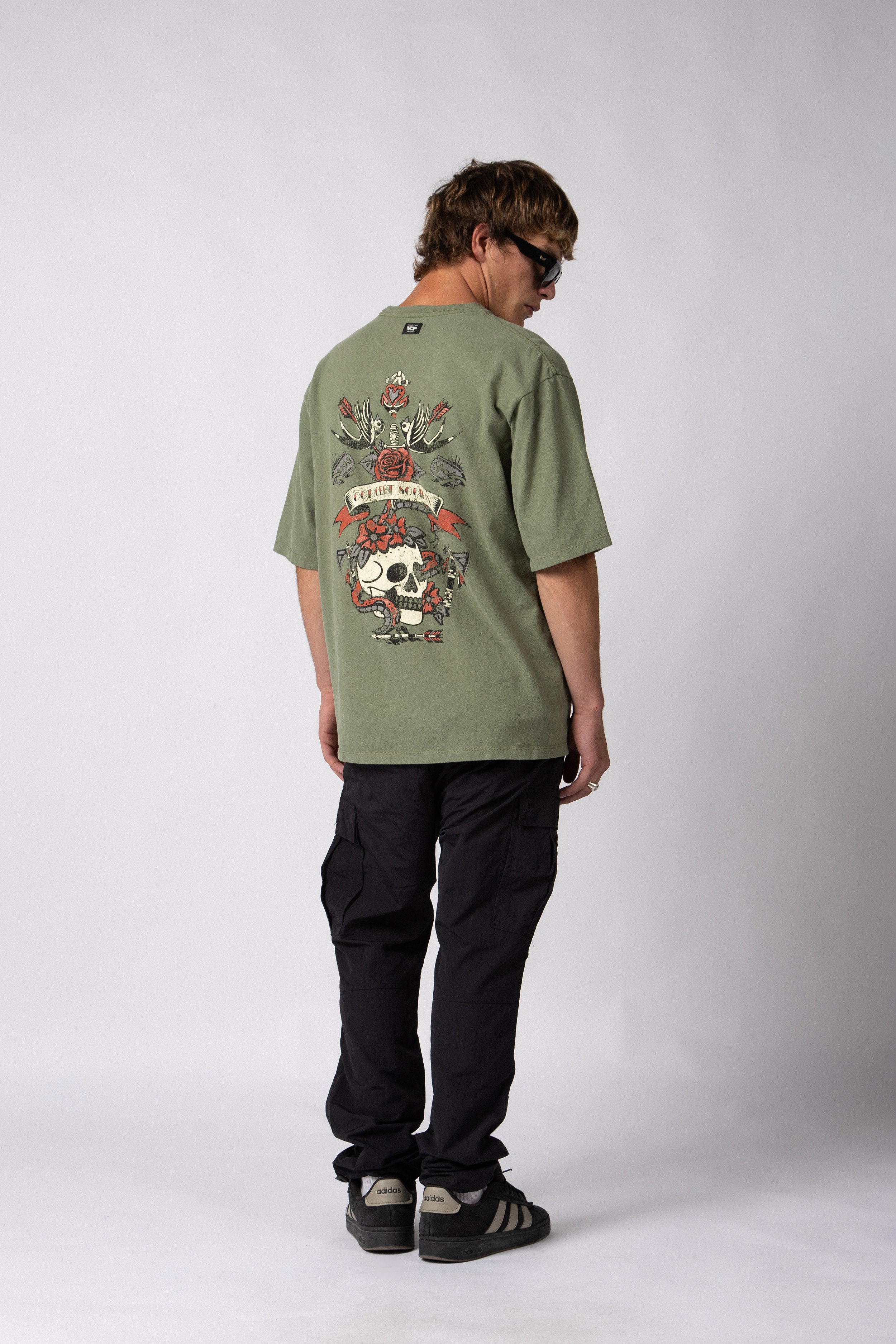 Remera Over Rhy Dead Militar