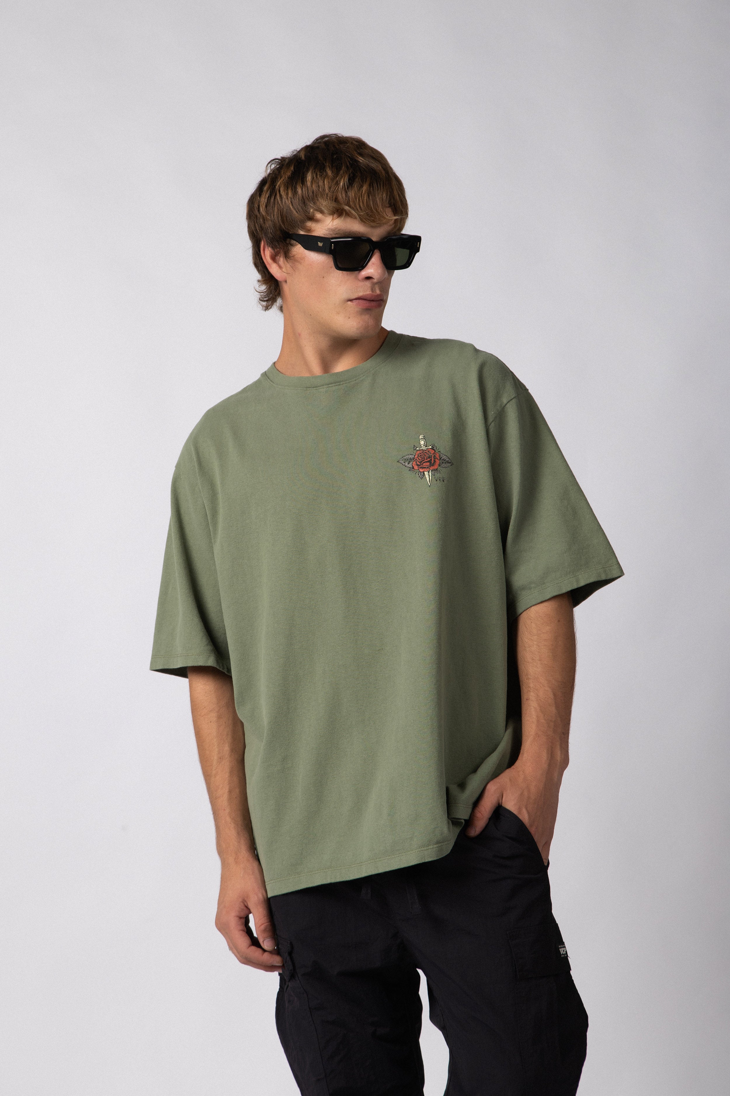 Remera Over Rhy Dead Militar