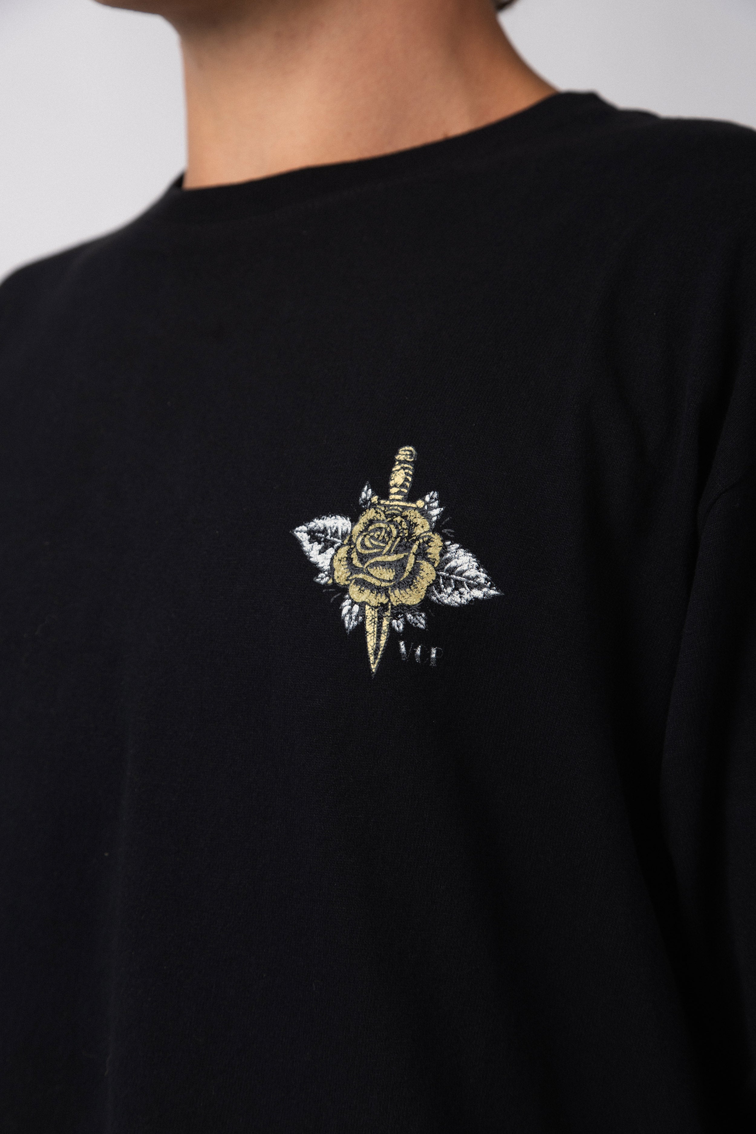 Remera Over Rhy Dead Negra