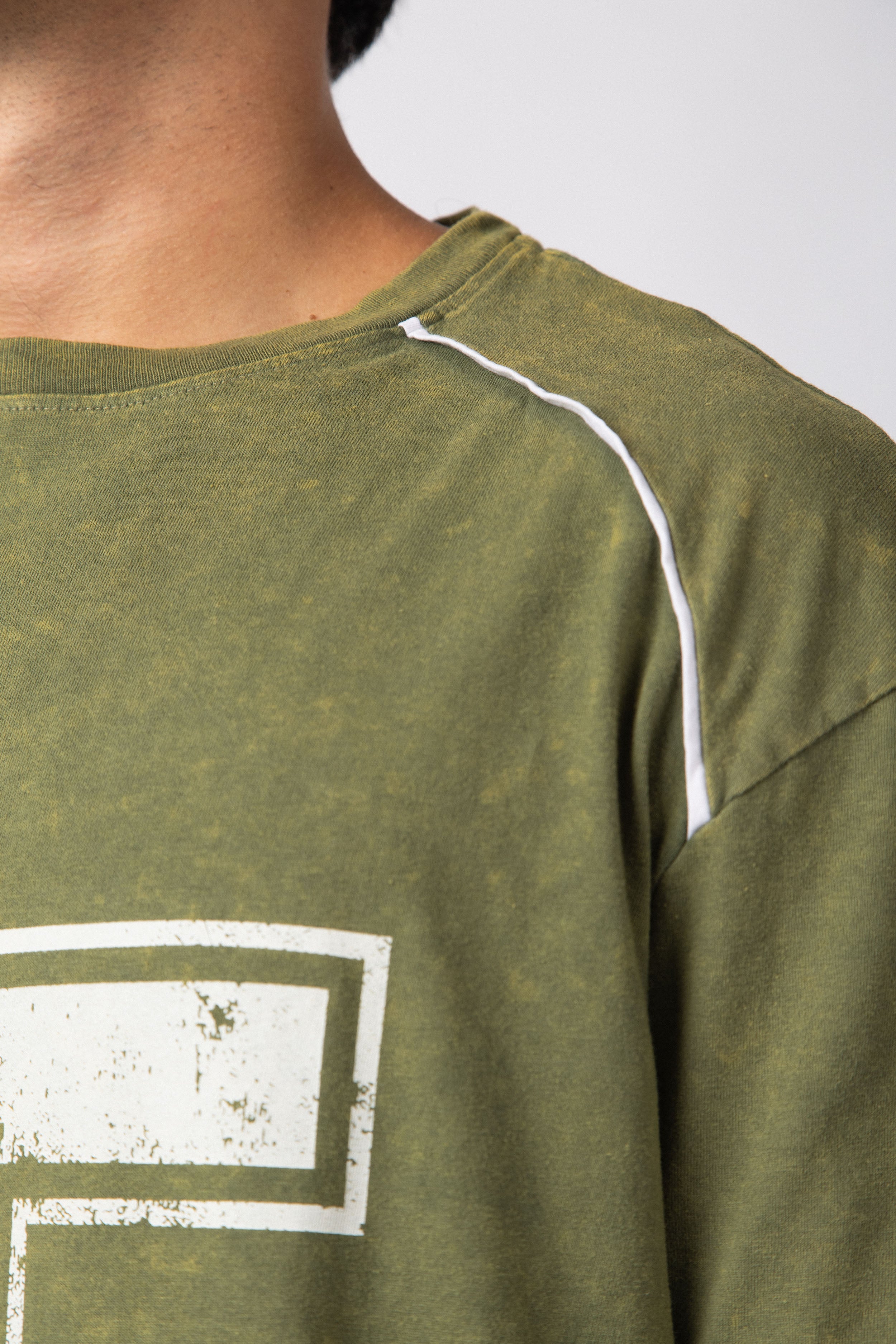 Remera STL Elegance Militar