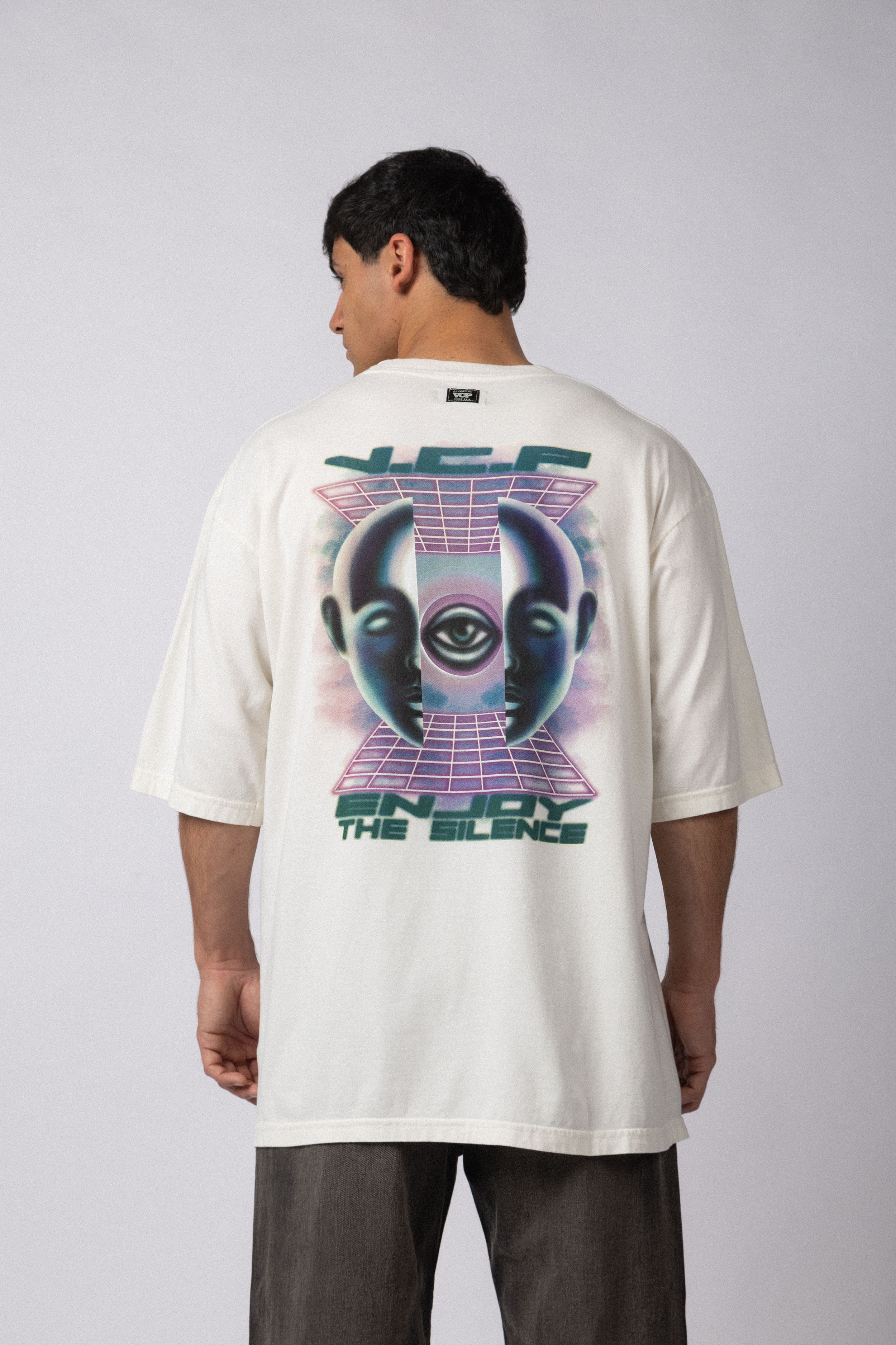 Remera Over Taz Enjoy Crudo