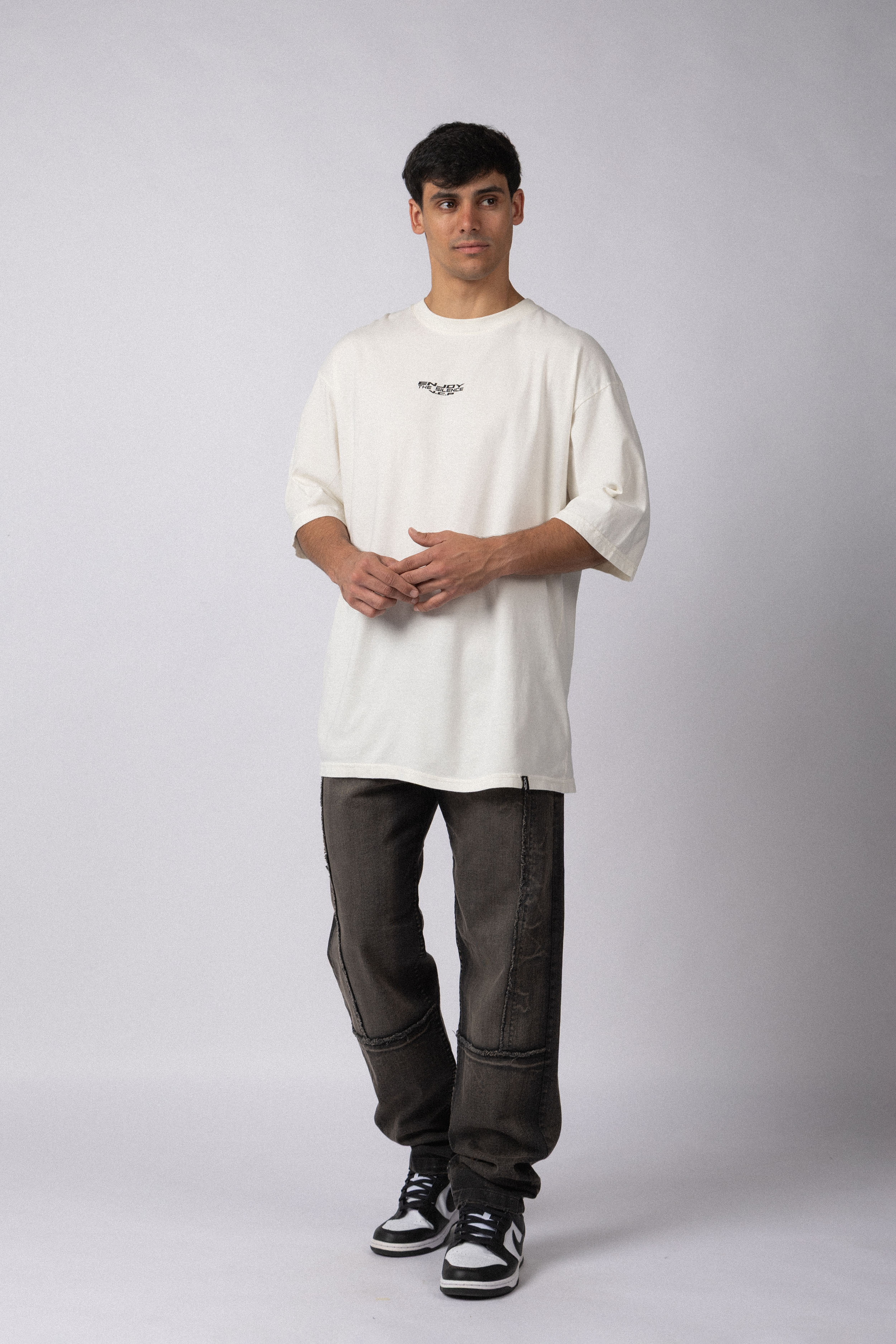 Remera Over Taz Enjoy Crudo