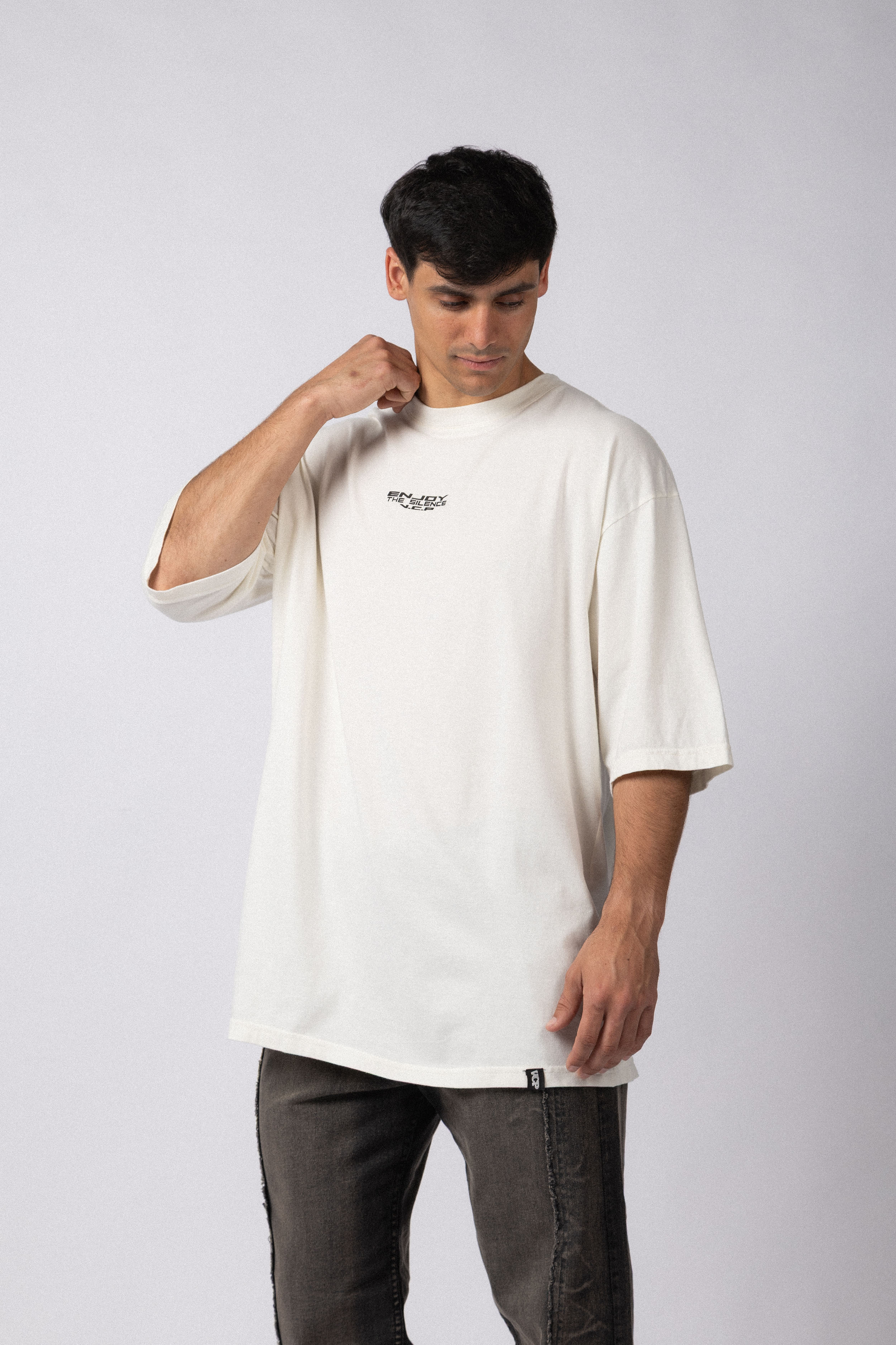 Remera Over Taz Enjoy Crudo
