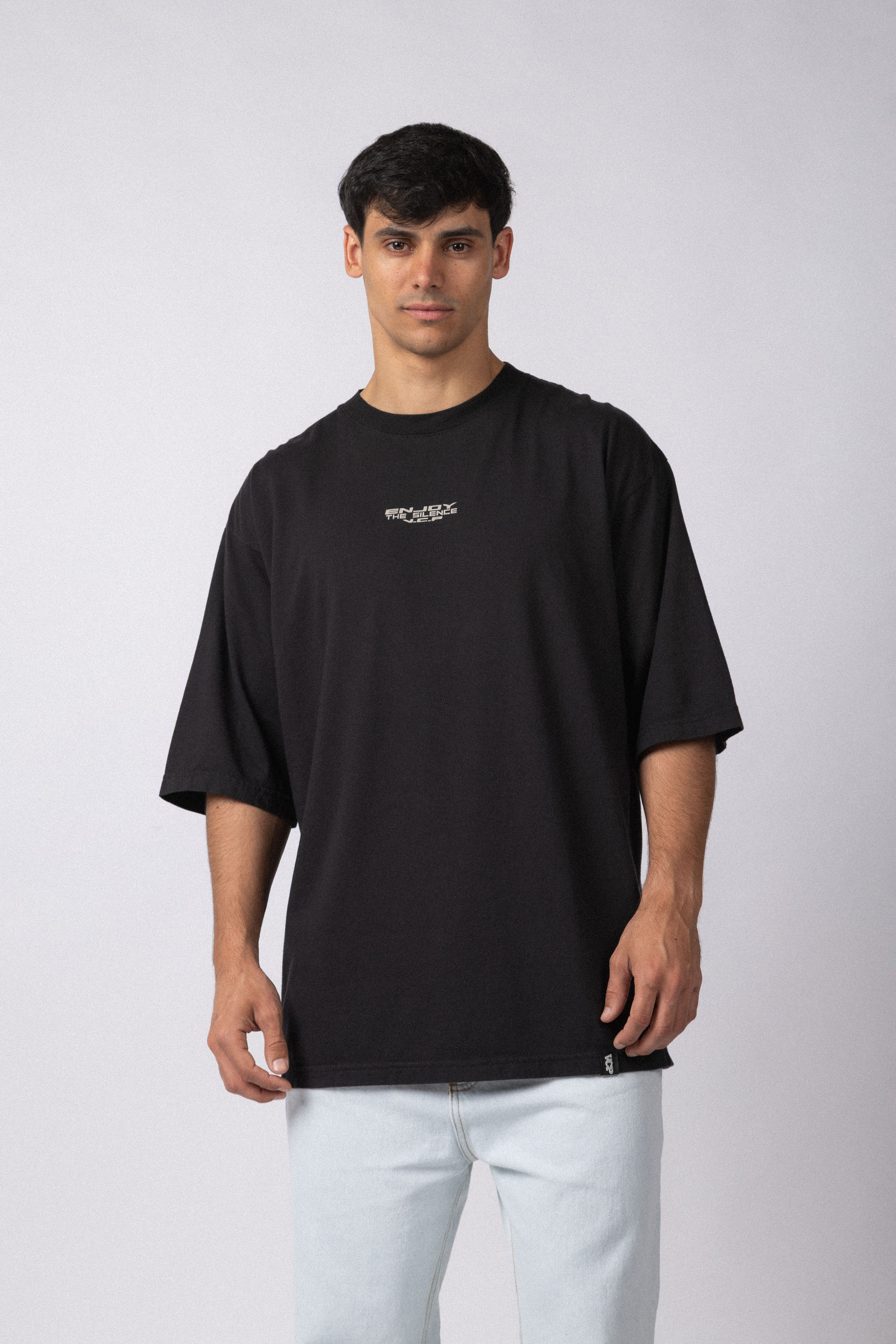 Remera Over Taz Enjoy Negra