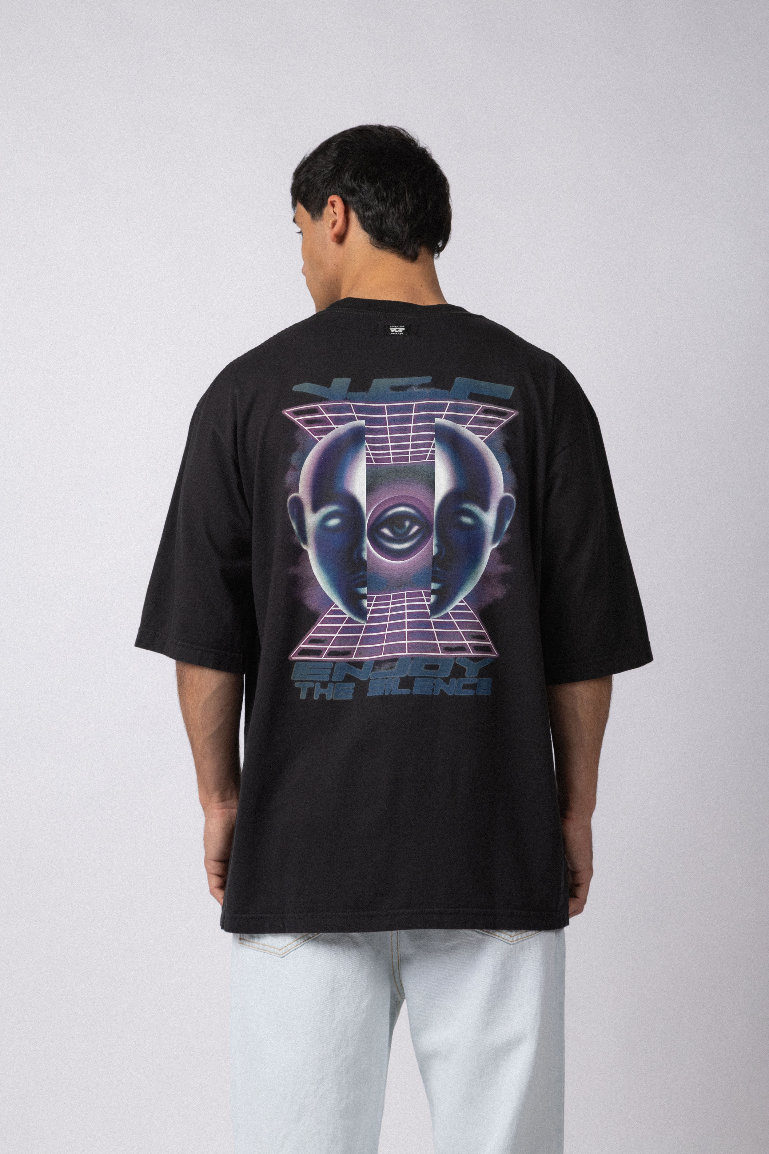 Remera Over Taz Enjoy Negra